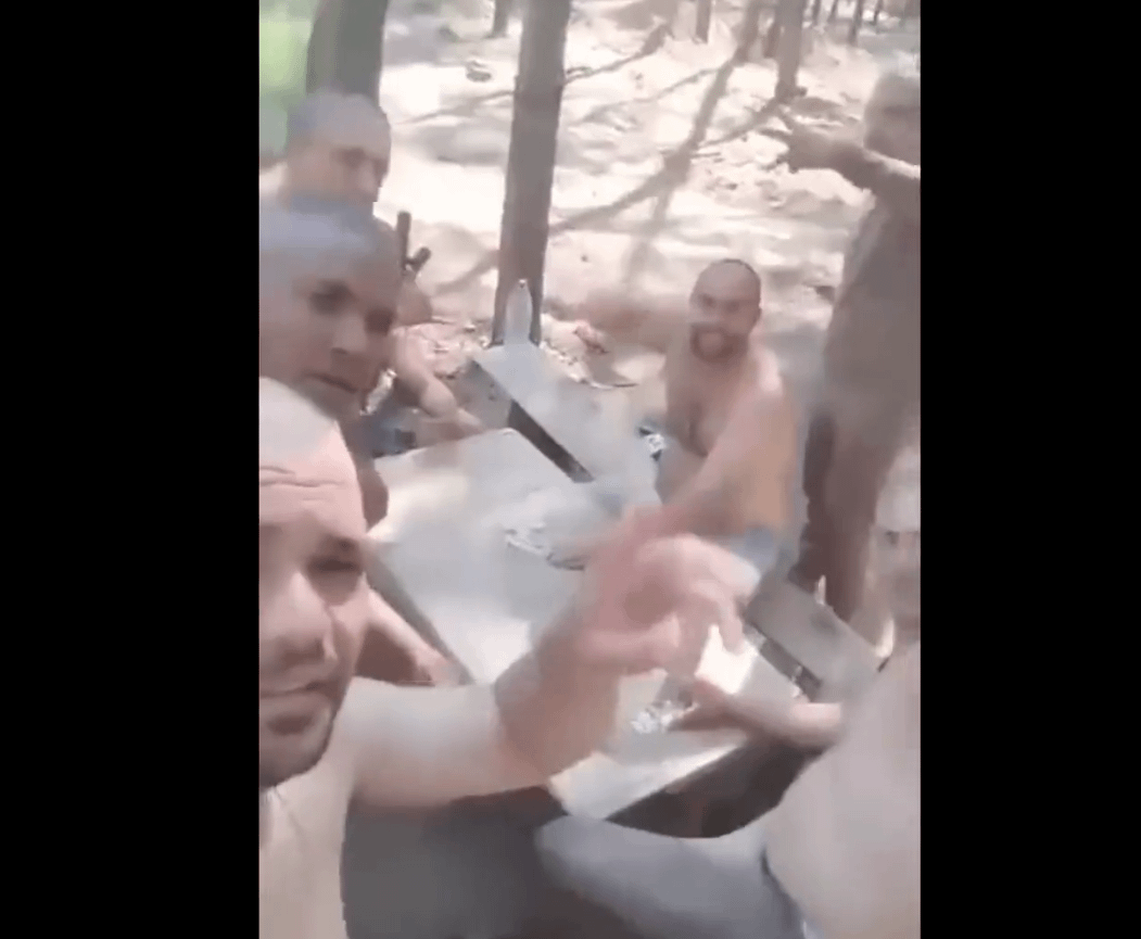 大批古巴男性簽約加入俄軍，並前往烏克蘭前線參與戰事。（翻攝自X粉專影片）