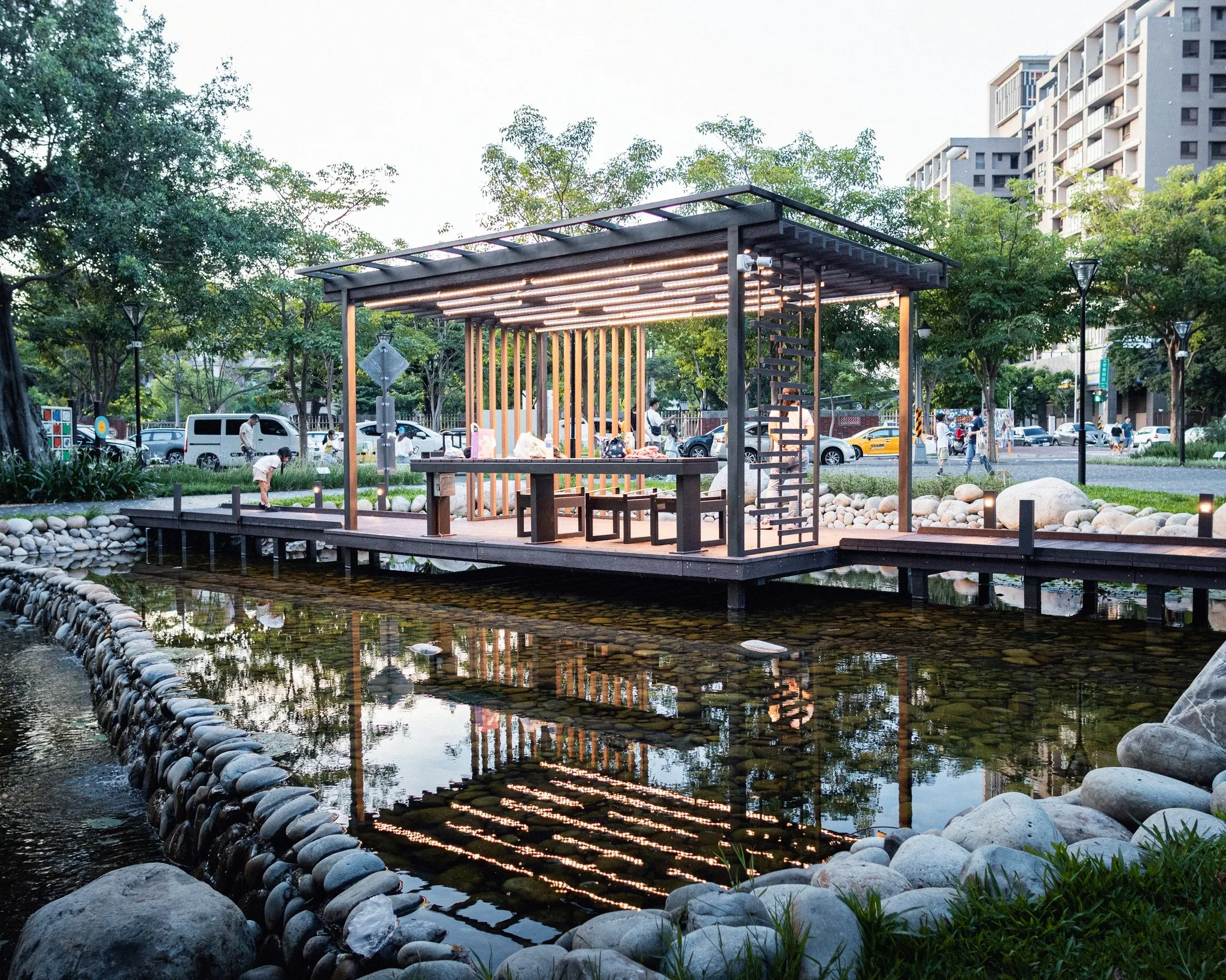 美樂地公園攝影創意競賽得獎作品｜朝陽科技大學黃彩軒同學-憧憬。(圖/台中市政府)