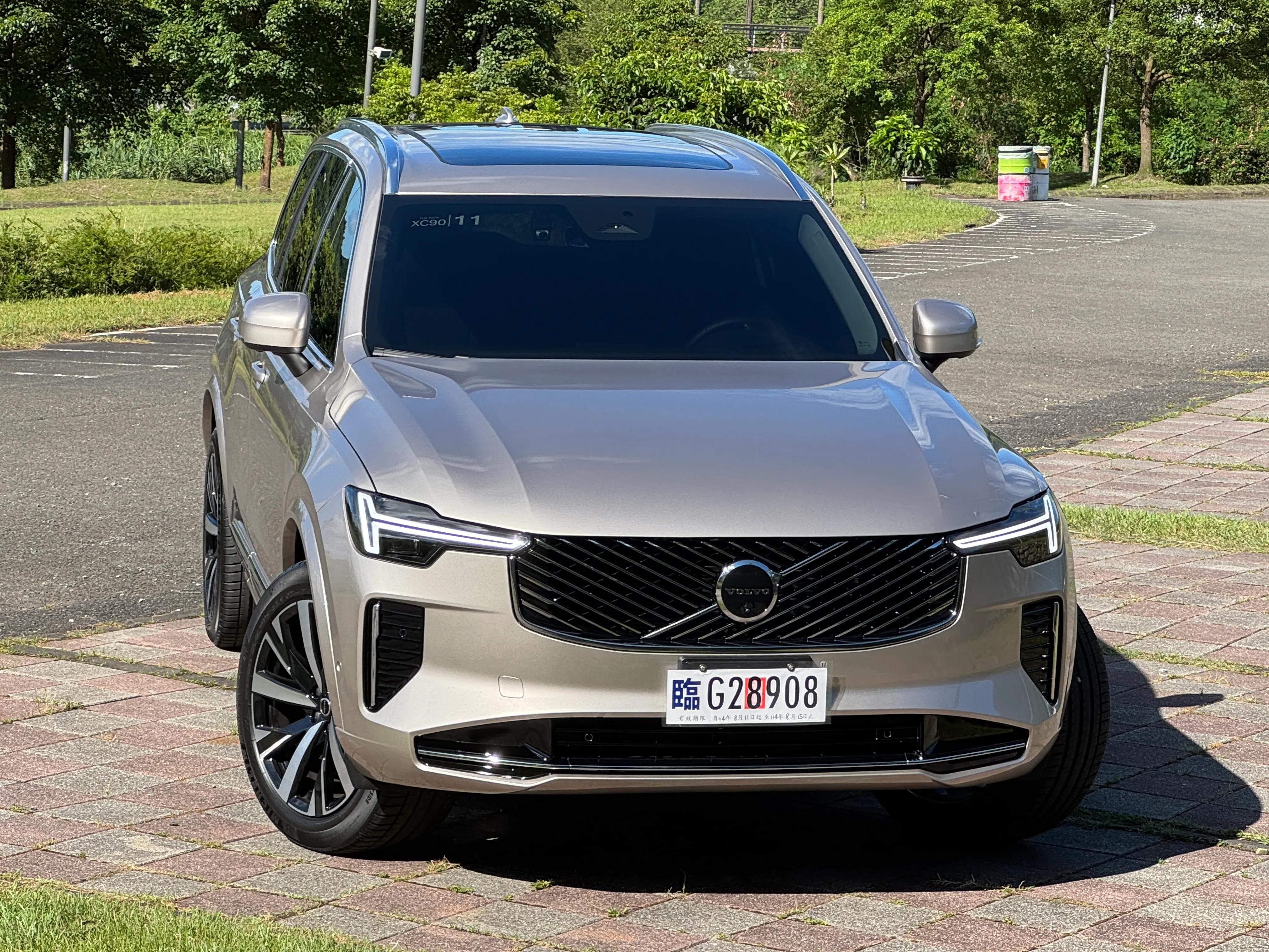 頭燈換上全新的Matrix LED矩陣式設計。（劉芯衣攝）