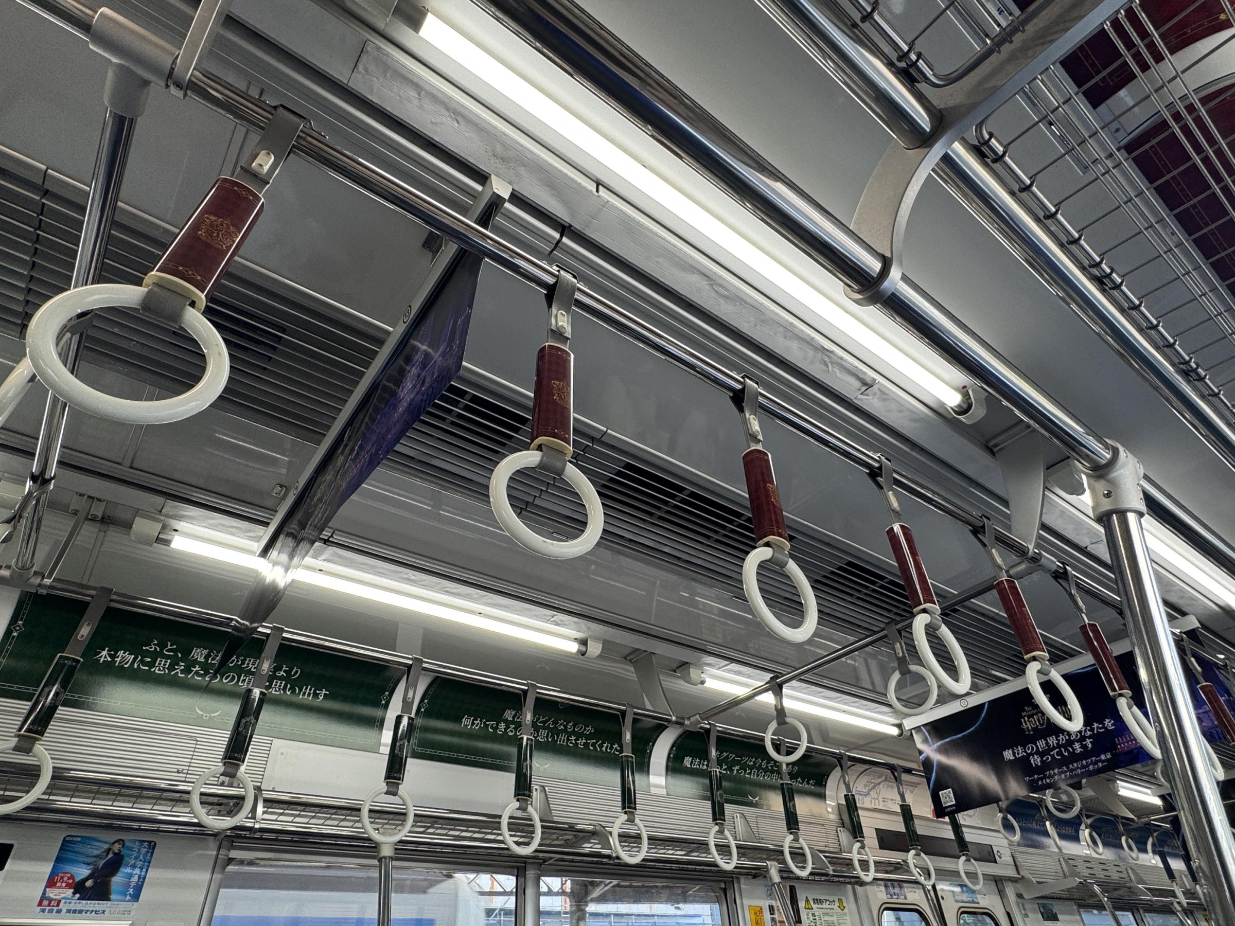ワーナーブラザース スタジオツアー東京は9月1日、西武鉄道と連携し池袋駅で「バック・トゥ・ホグワーツ」特別イベントを開催し、記念ラッピングトレインの運行を開始した。黃信維‘