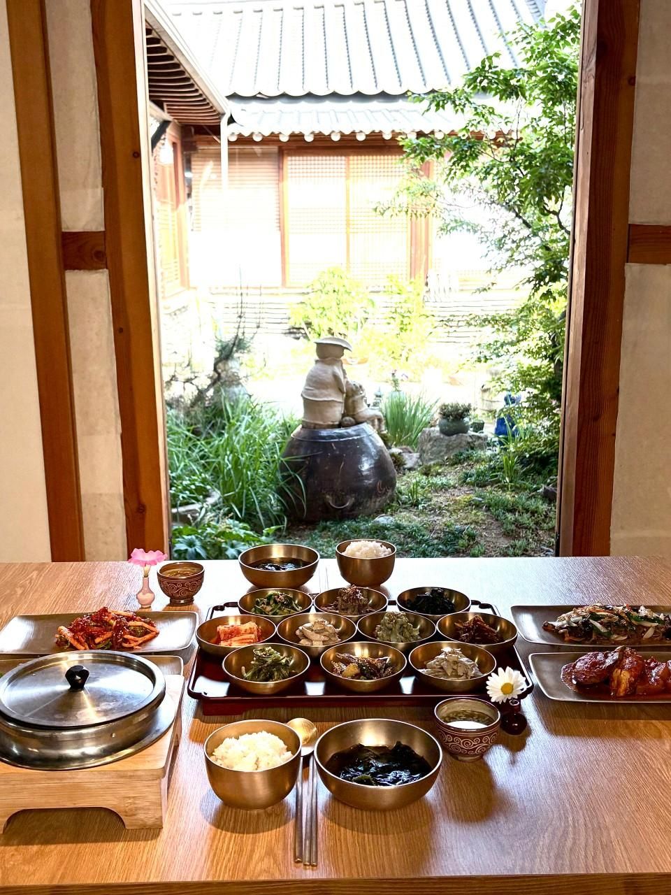 「餐桌上的外交」能讓不同國家領袖快速拉近距離。（作者提供）