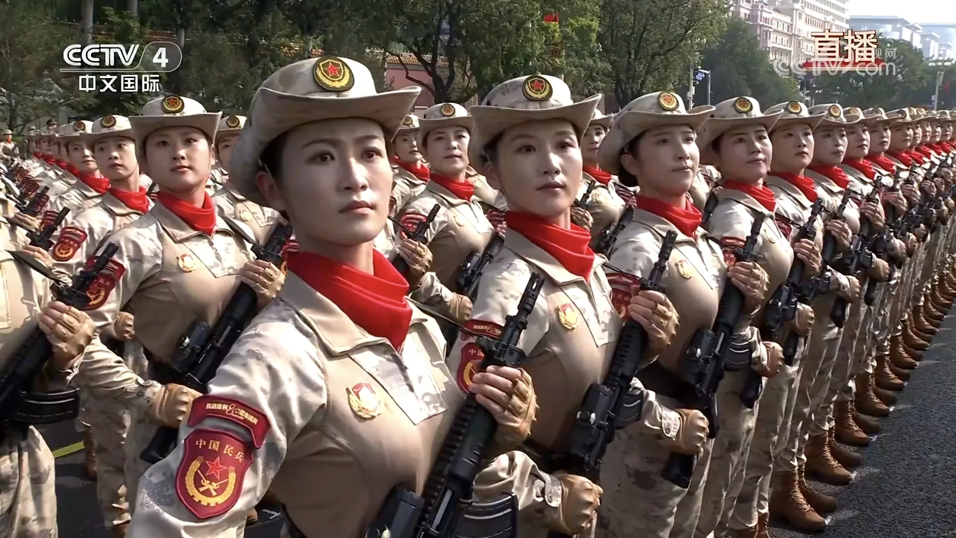 大陸女兵部隊が93パレードに参加。（引用：央視）