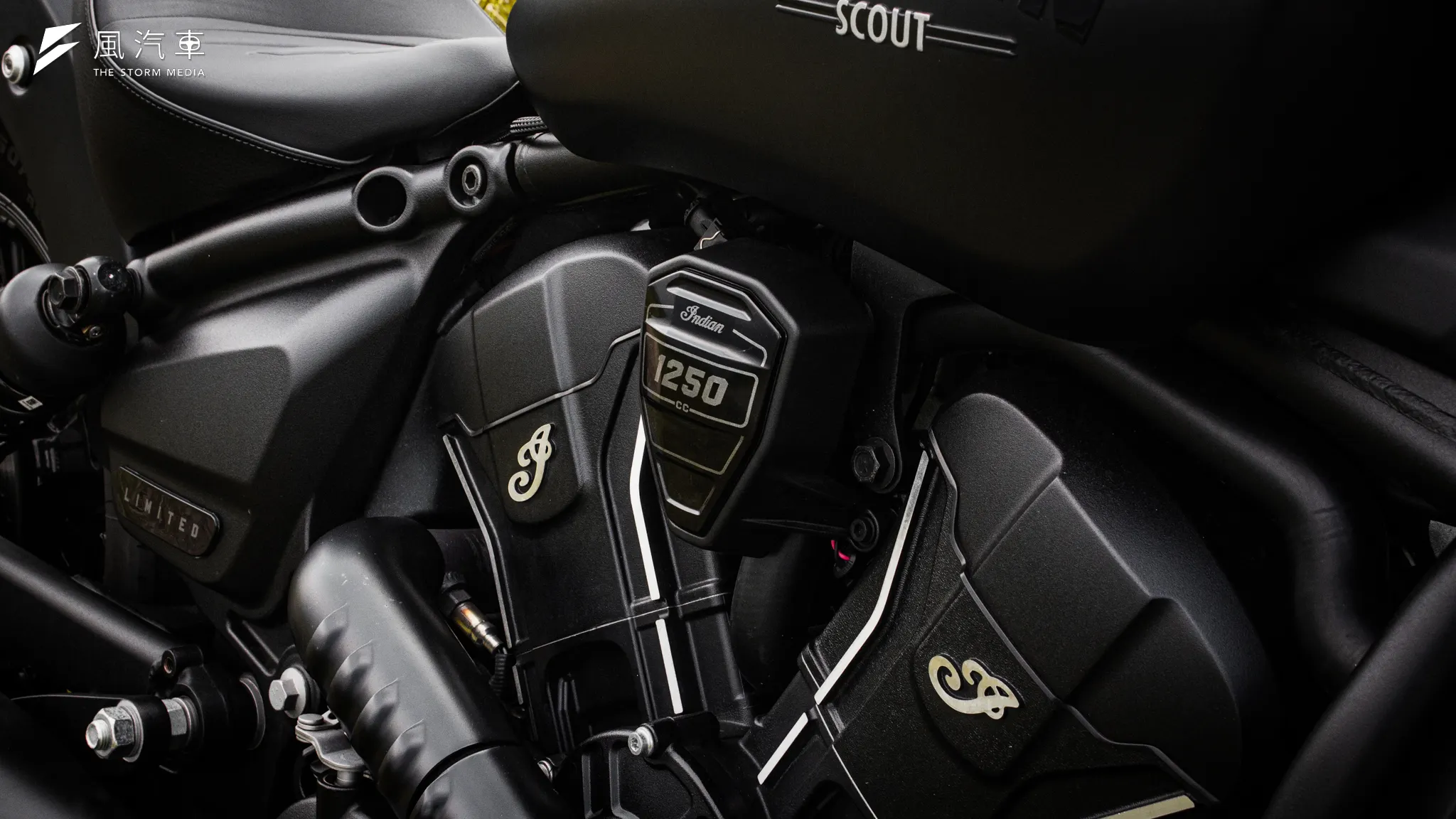 Indian Sport Scout 的引擎選用1250的V型水冷雙缸，然而大排氣量帶來的高溫也十分明顯。