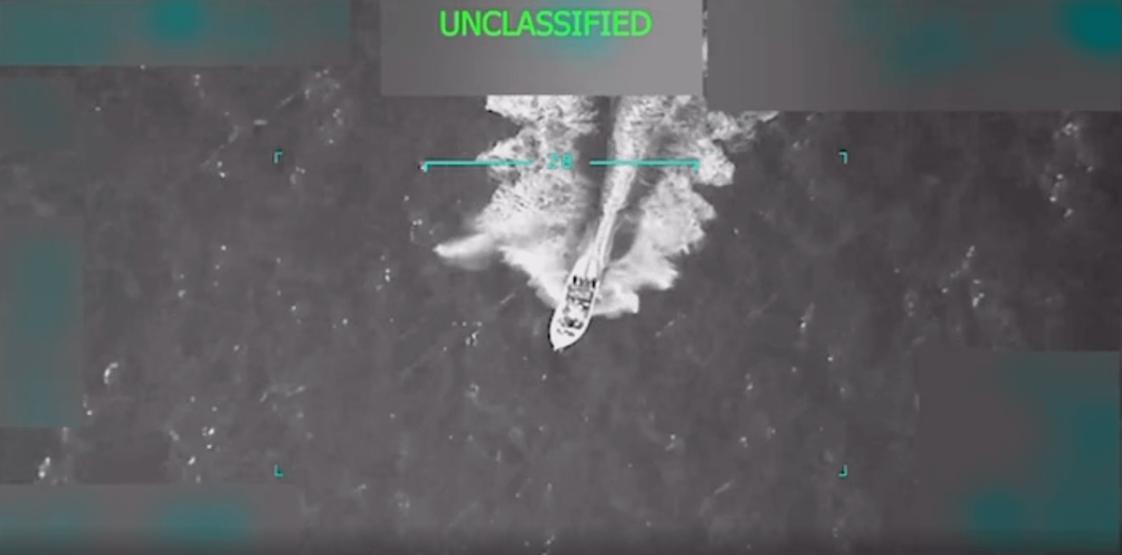 加勒比海上被美軍炸毀的委內瑞拉小艇。（截自川普的truthsocial影片）