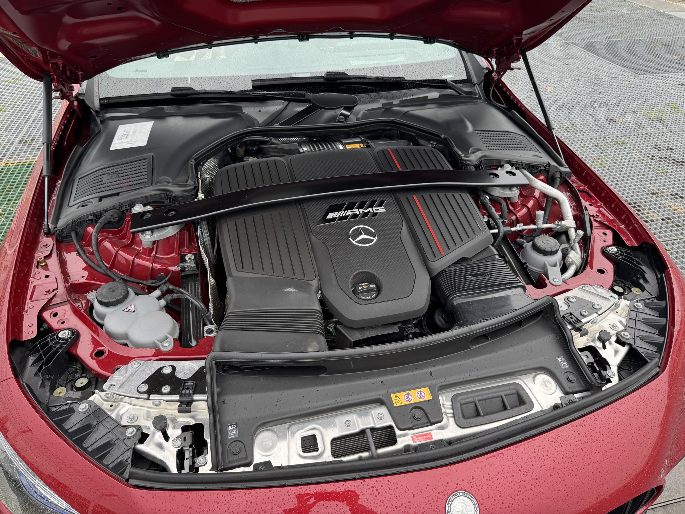 CLE 53 Cabriolet採用的是3.0升直六渦輪增壓搭配48V輕油電。（劉芯衣攝）