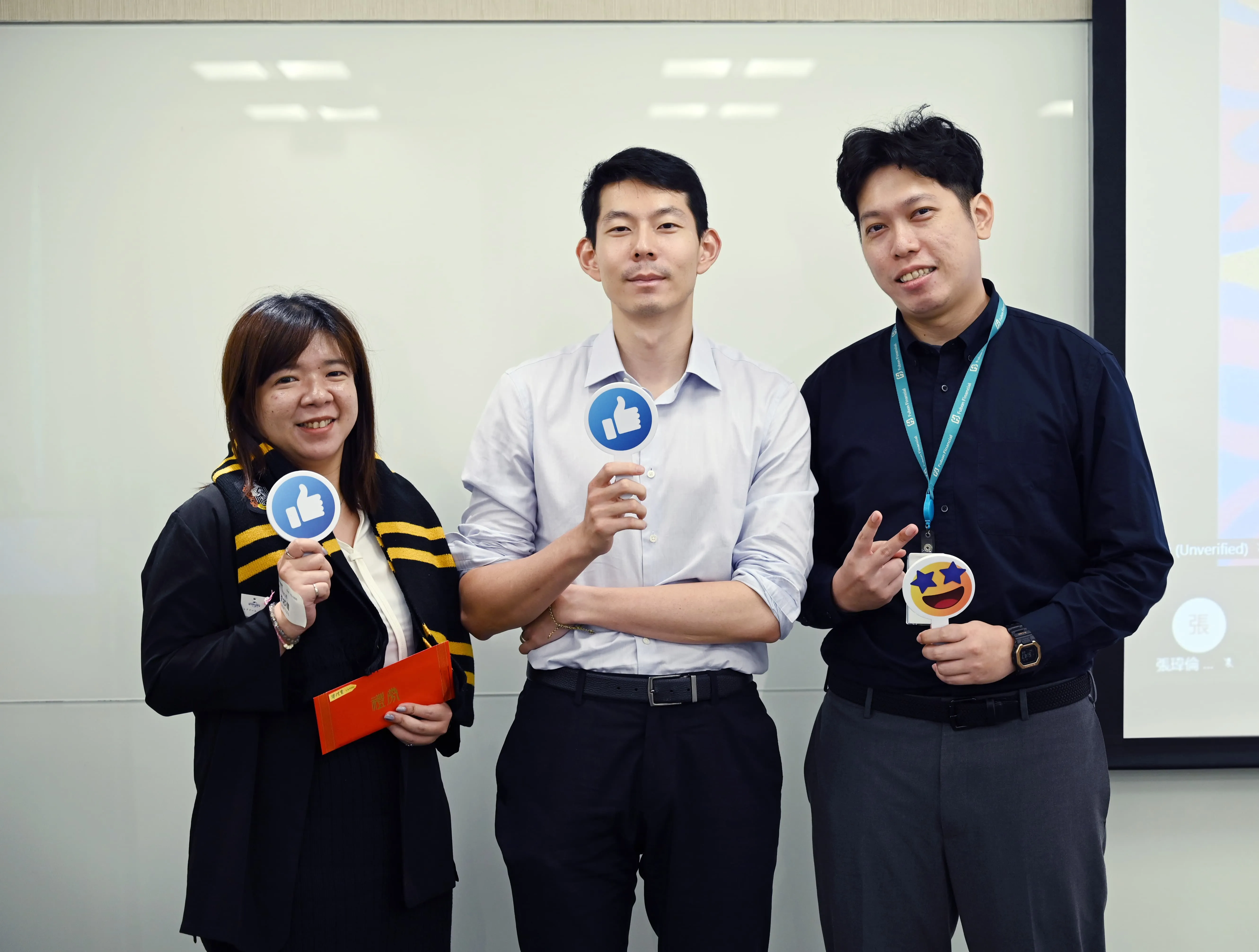 20250905-富邦證券「時空旅人」團隊透過AI工具讓複雜的數據流動變得清晰可見，獲「Copilot Studio 黑客松」評審團肯定。圖中為富邦金控創新科技處處長蔡承道。