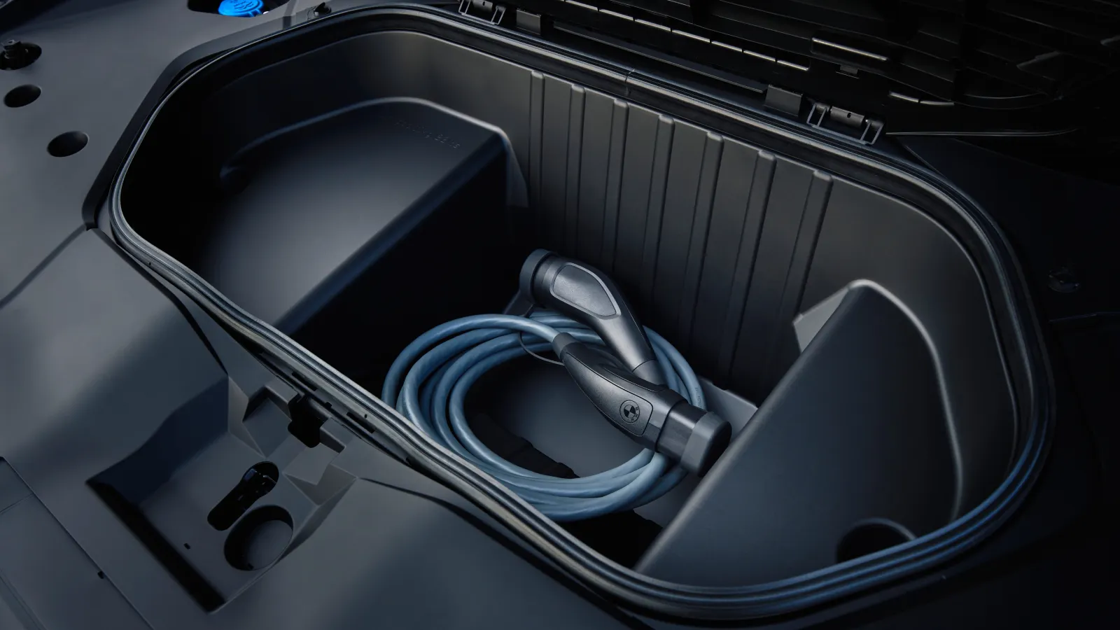 具備57公升前行李廂。（BMW提供）