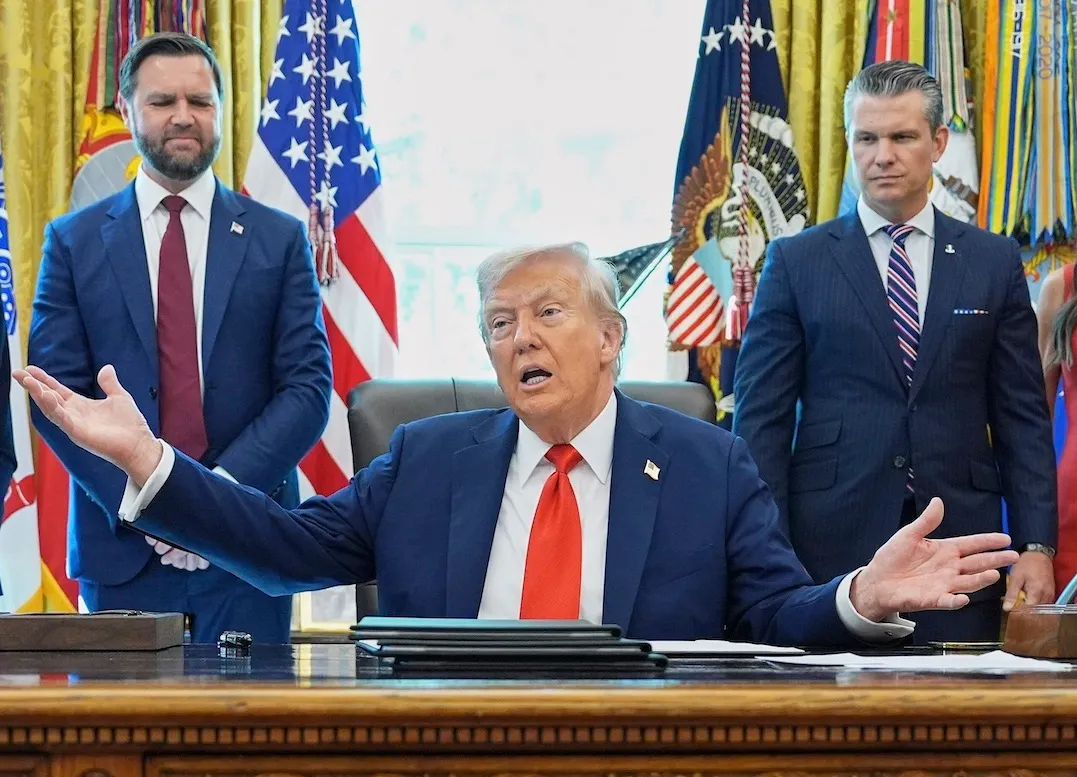 美國副總統范斯、美國總統川普、美國戰爭部長赫格塞斯。（美聯社）