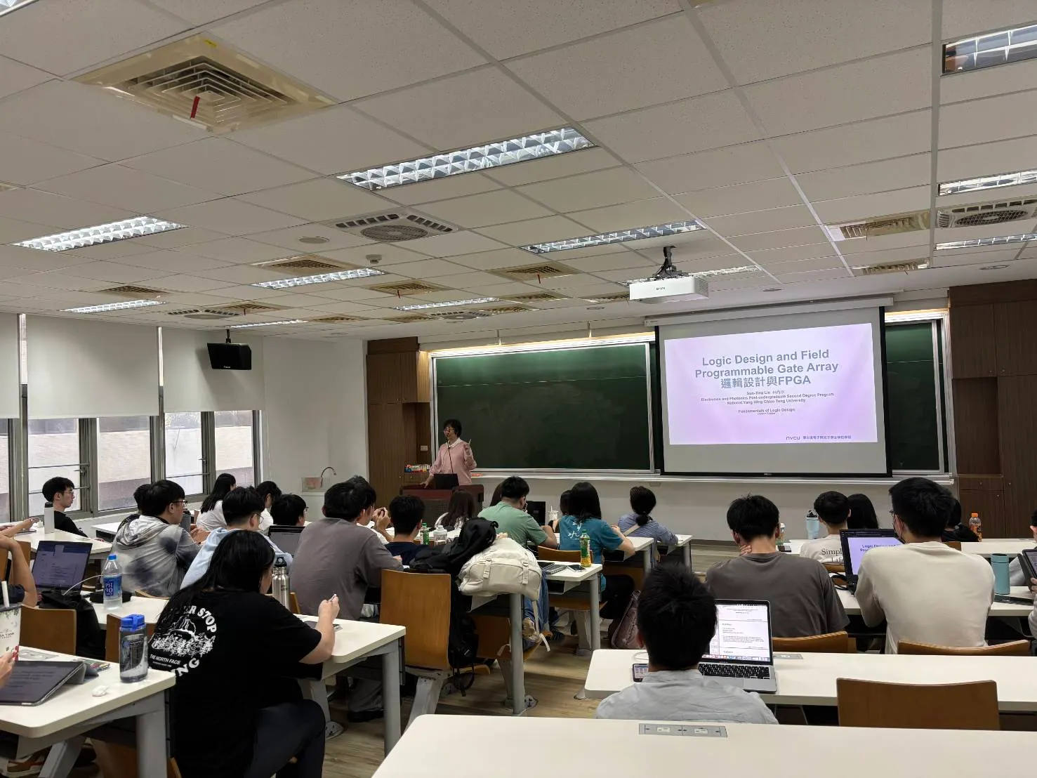 學士後半導體專班上課實景。（圖／陽明交通大學提供）