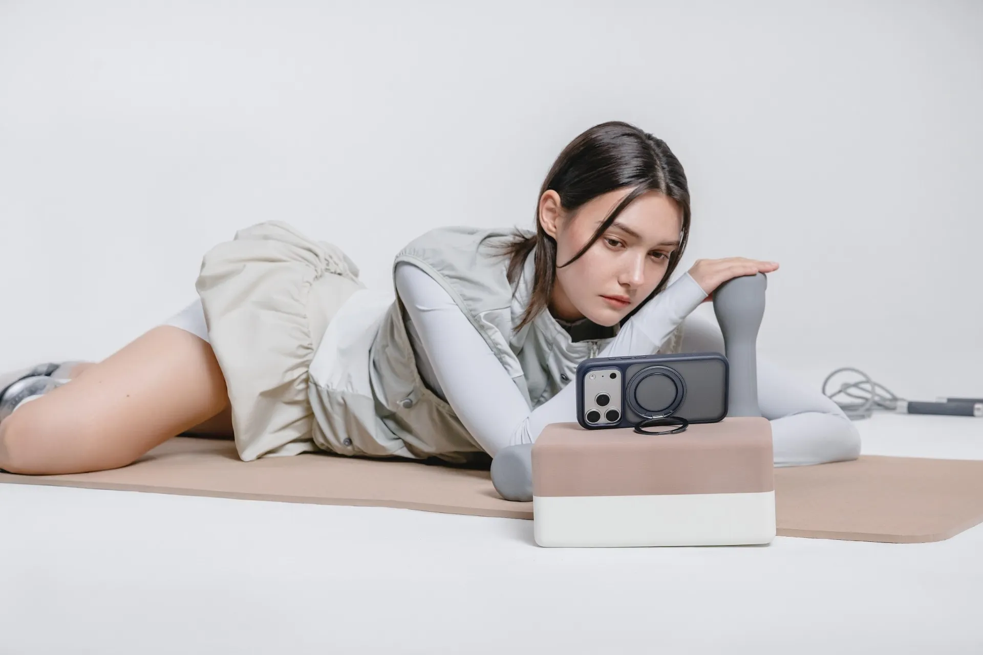 圖說：MagStand 360 M最適合在工作與娛樂間頻繁切換的現代使用者。（圖／MAGEASY提供）