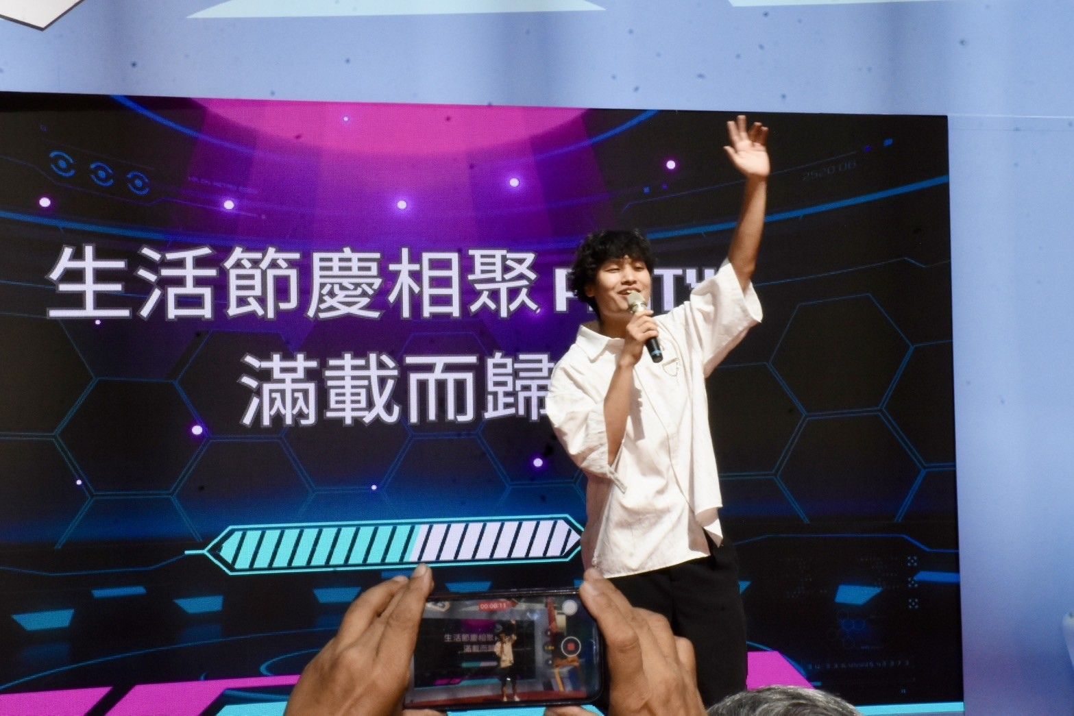 邀請第三屆冠軍李龍現身表演得獎歌曲。（圖／台中市政府經濟發展局提供）