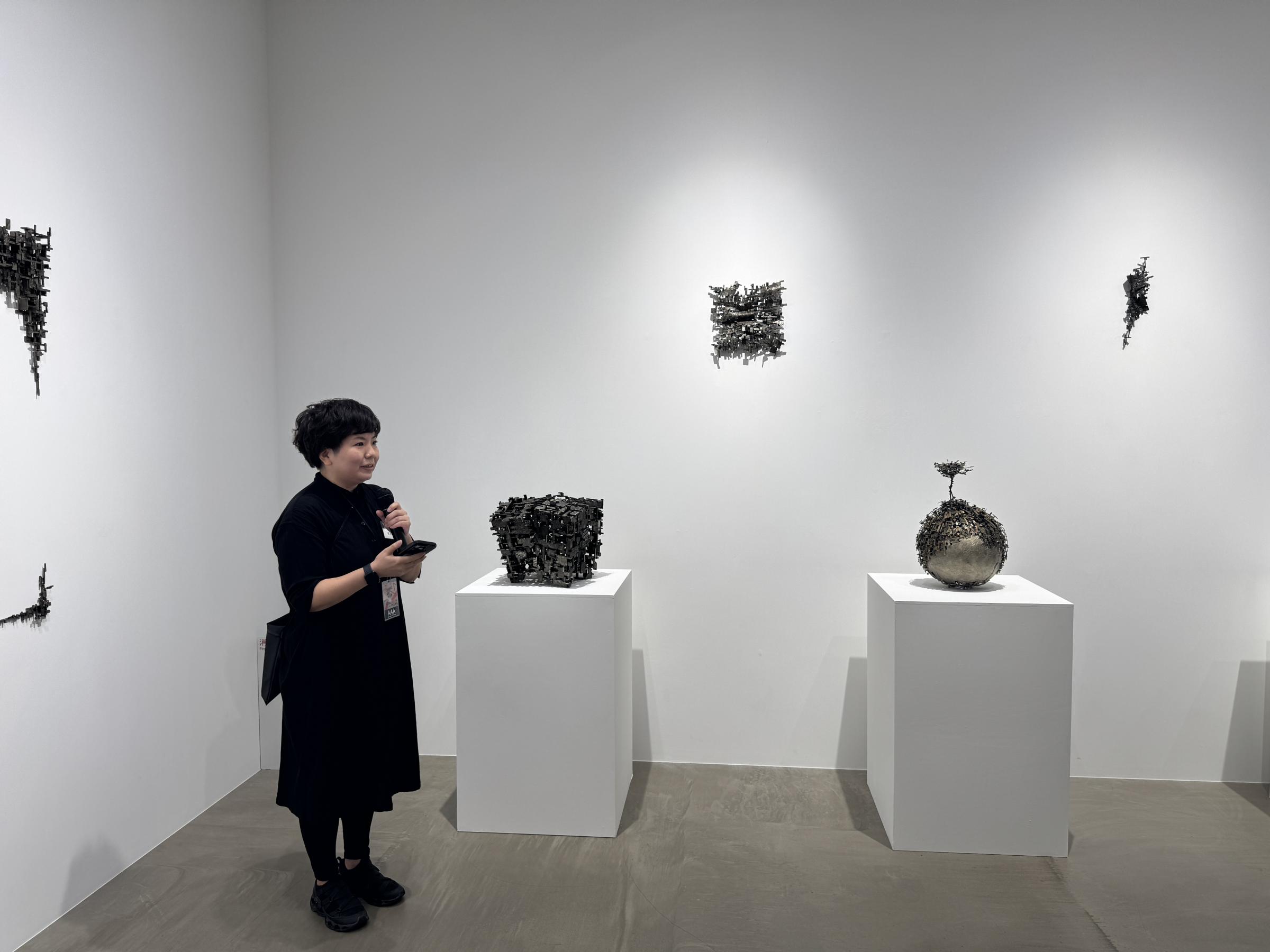 WHAT CAFEとBONDED GALLERYで、自然と人間の関係や境界をテーマに多彩な作品が披露された。黃信維