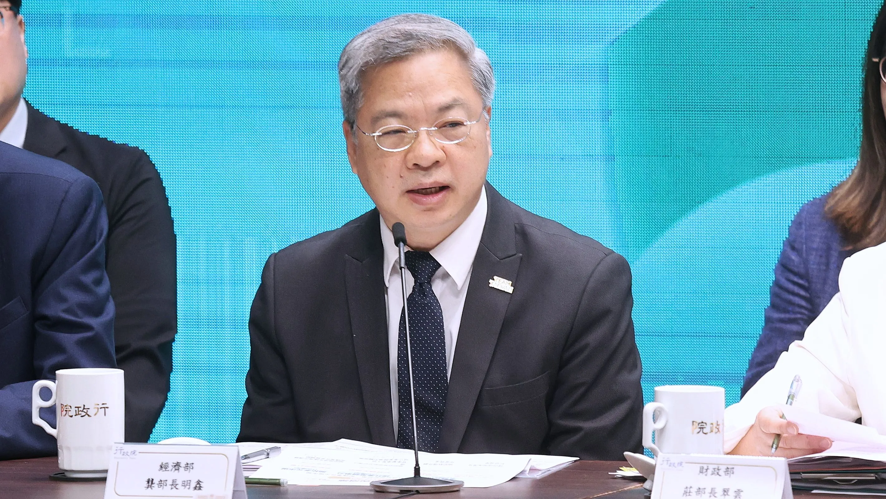 20250911-經濟部長龔明鑫11日出席行政院會後記者會。（柯承惠攝）