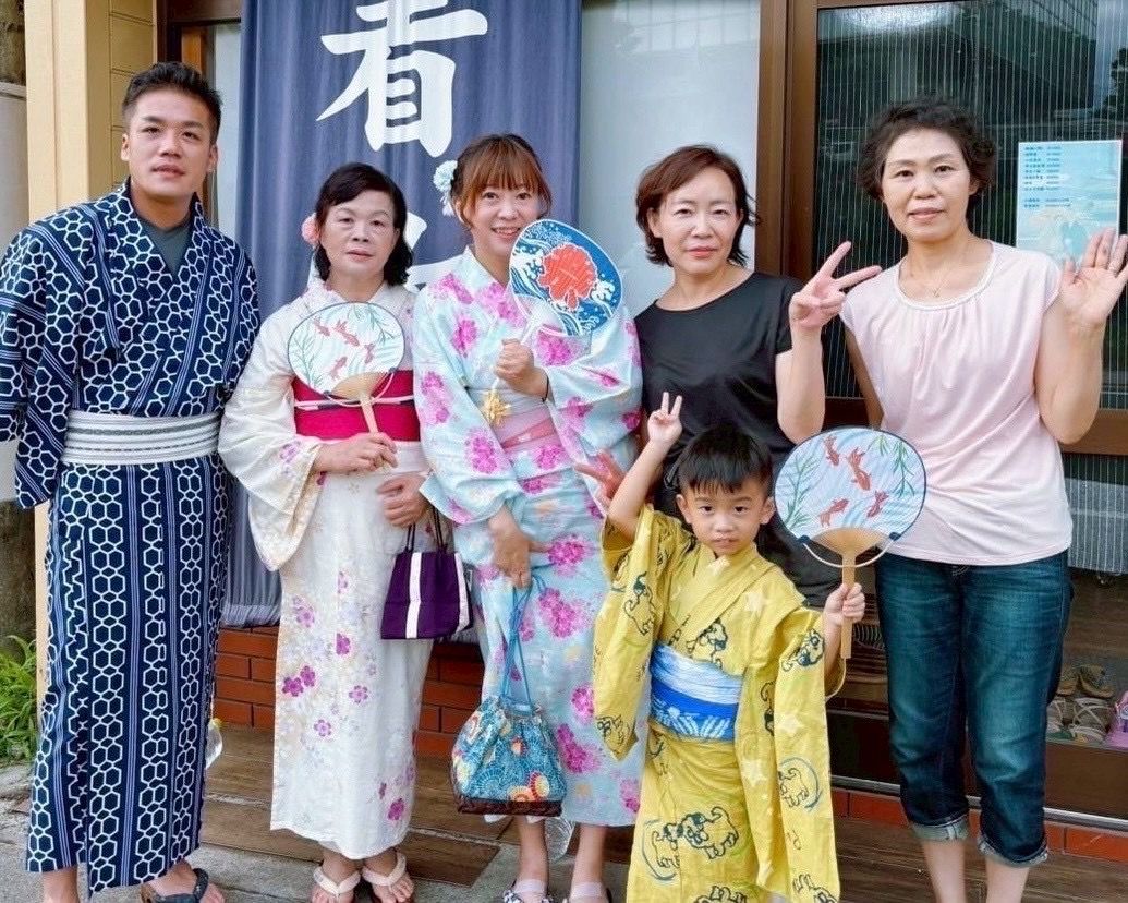 MEGUが富士山駅で経営する、和服レンタルと民宿空間を融合させた店舗。（MEGU提供）