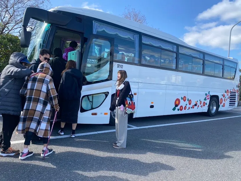 台湾出身の「島女子Lois」さんが長崎・五島列島に移住し、夫と共に多機能施設「五島時光」を運営しながら、地域に根差した交流と発信の拠点を築いた。