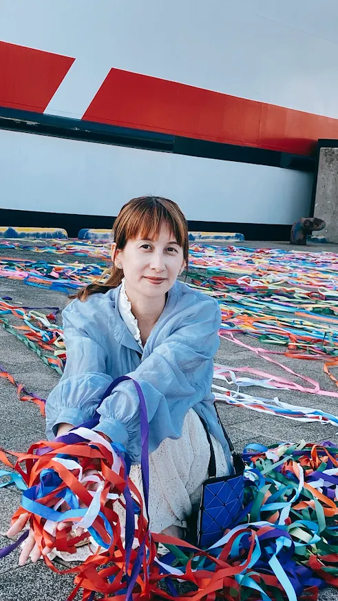 台湾出身の「島女子Lois」さんが長崎・五島列島に移住し、夫と共に多機能施設「五島時光」を運営しながら、地域に根差した交流と発信の拠点を築いた。