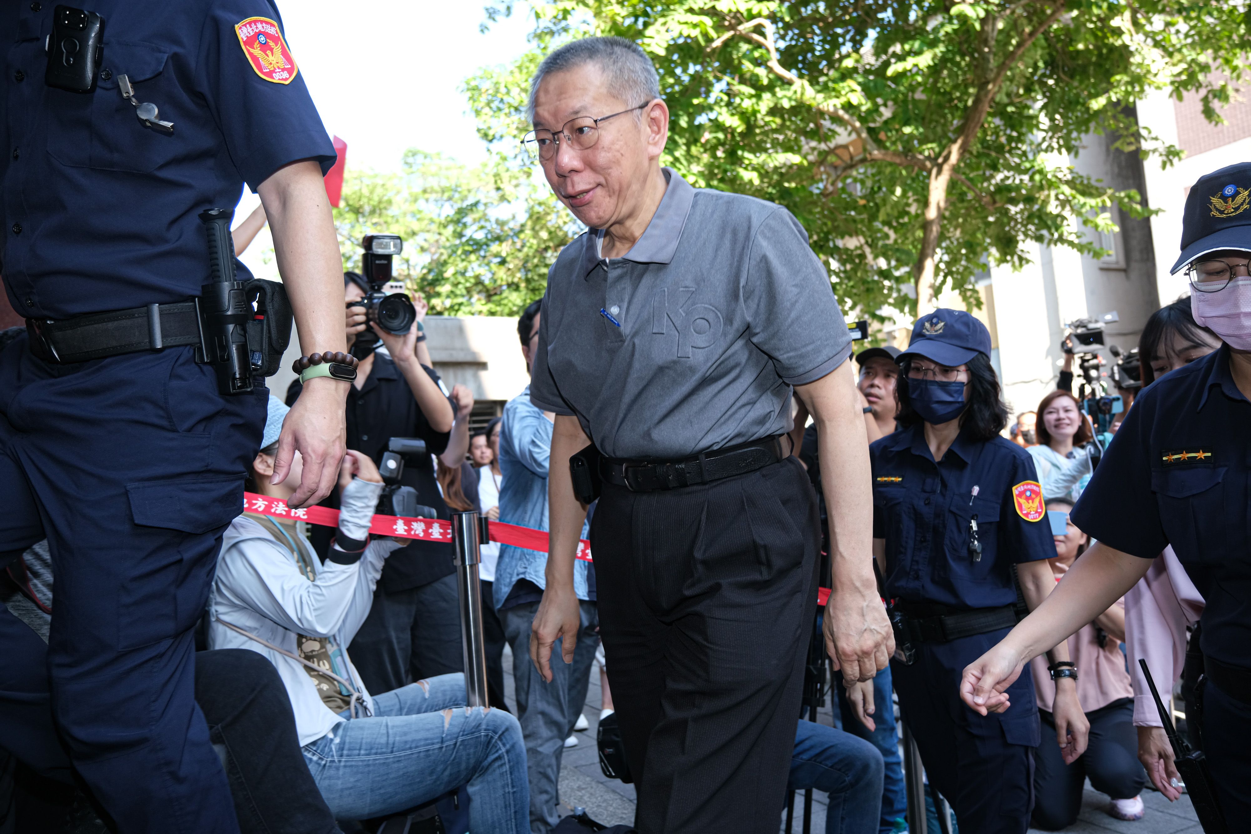 20250915-前民眾黨主席柯文哲15日抵達北院。（劉偉宏攝）