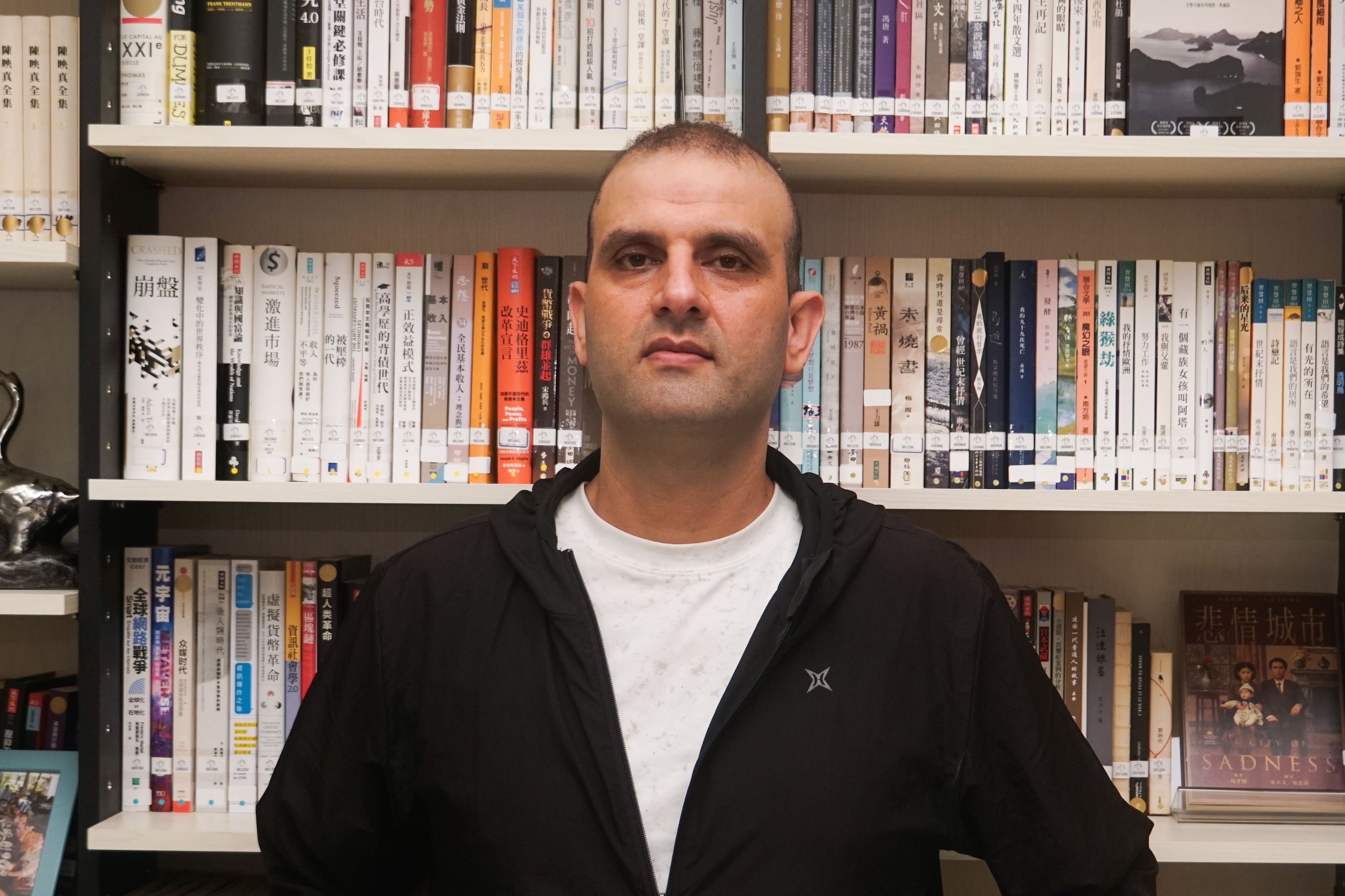 20250915-パレスチナの博士研究員Hazem Almassryインタビュー。（蔡親傑撮影）