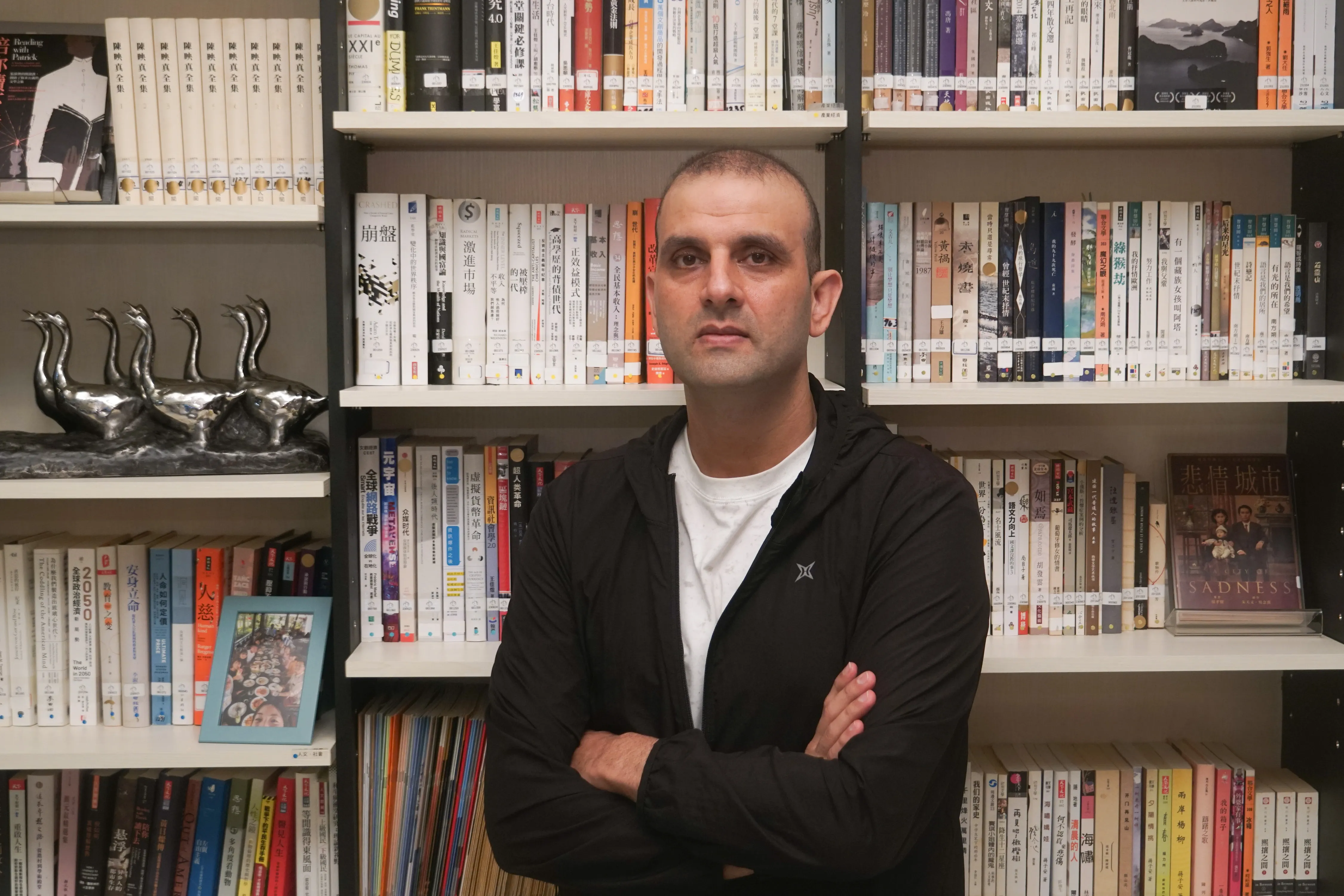20250915-パレスチナ博士後研究員Hazem Almassryインタビュー。（蔡親傑撮影）