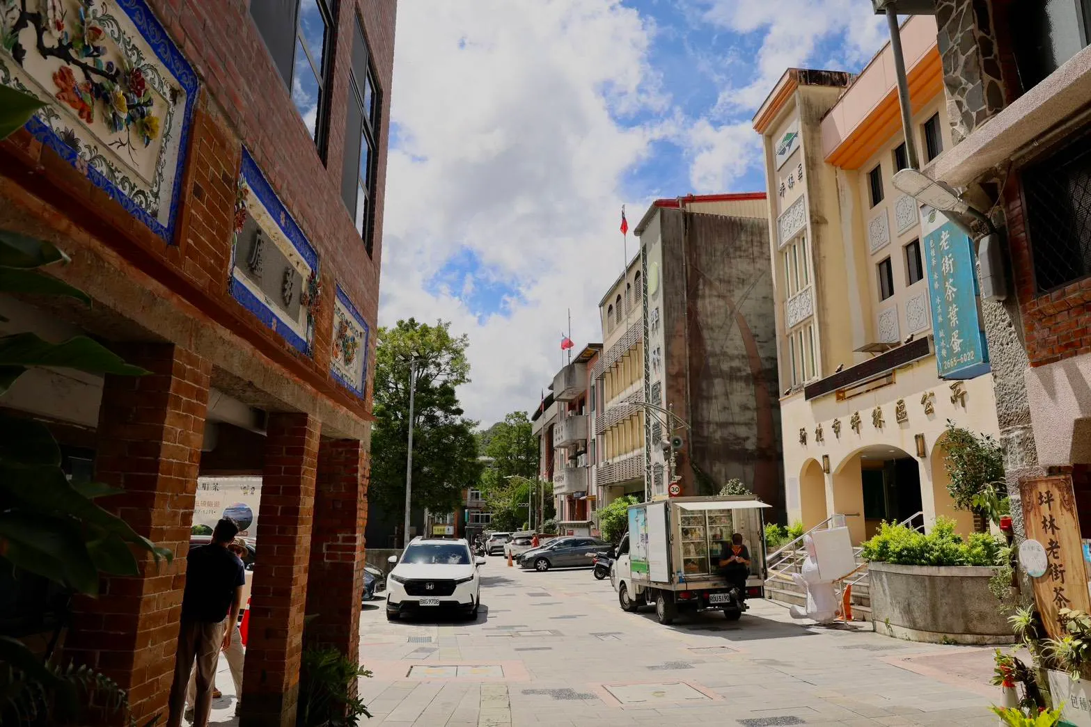 圖說：坪林老街的漫步時光，以低碳的步伐探索
