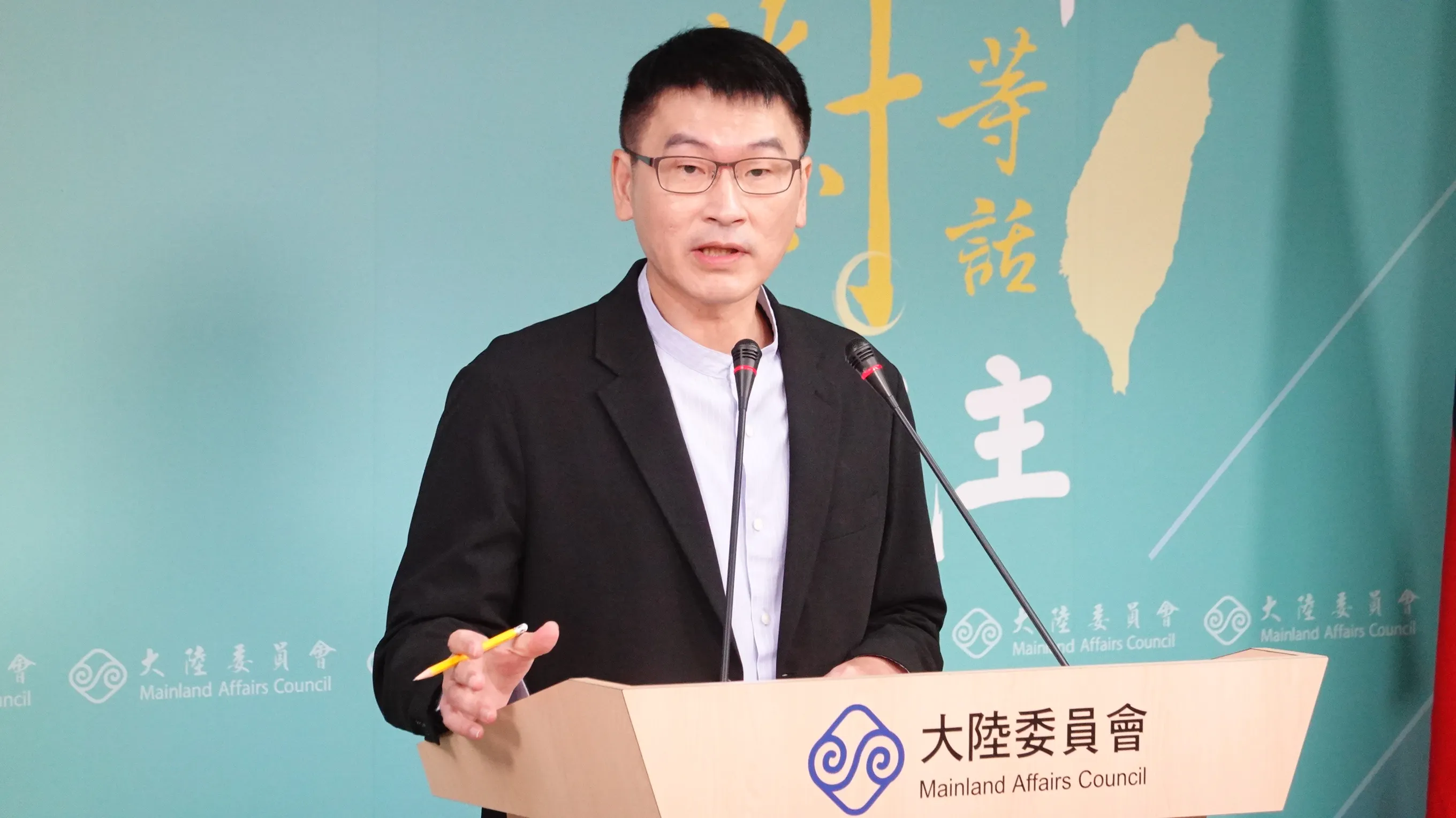 陸委會副主委梁文傑主持例行記者會。（楊騰凱攝）