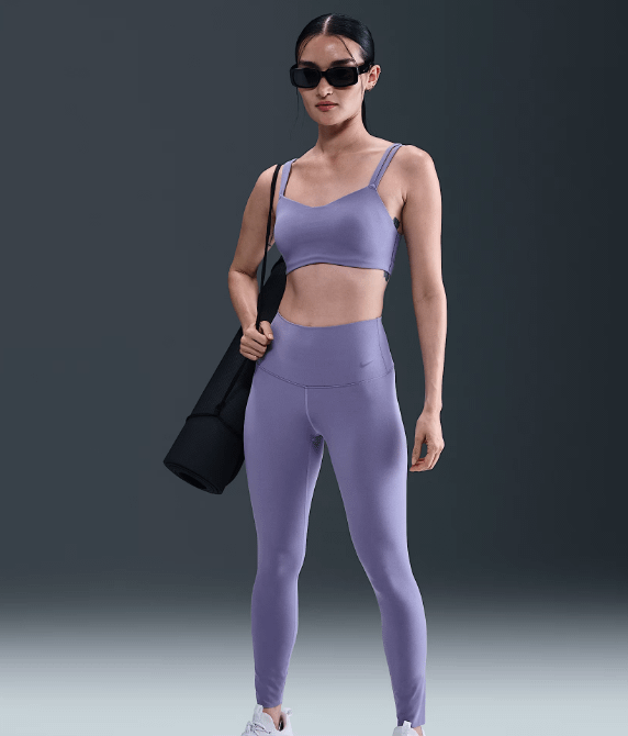 NIKE瑜珈服。（圖／取自NIKE官網）