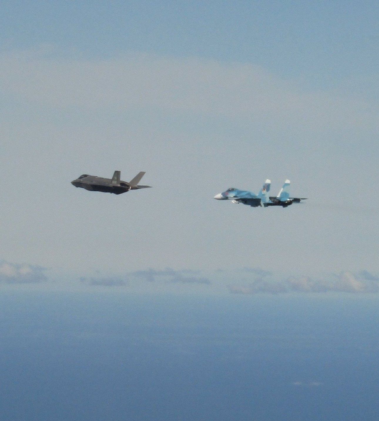 俄羅斯戰機8月份騷擾愛沙尼亞領空，被駐紮該國的義大利F-35戰機攔截驅趕。（翻攝自北約官網）