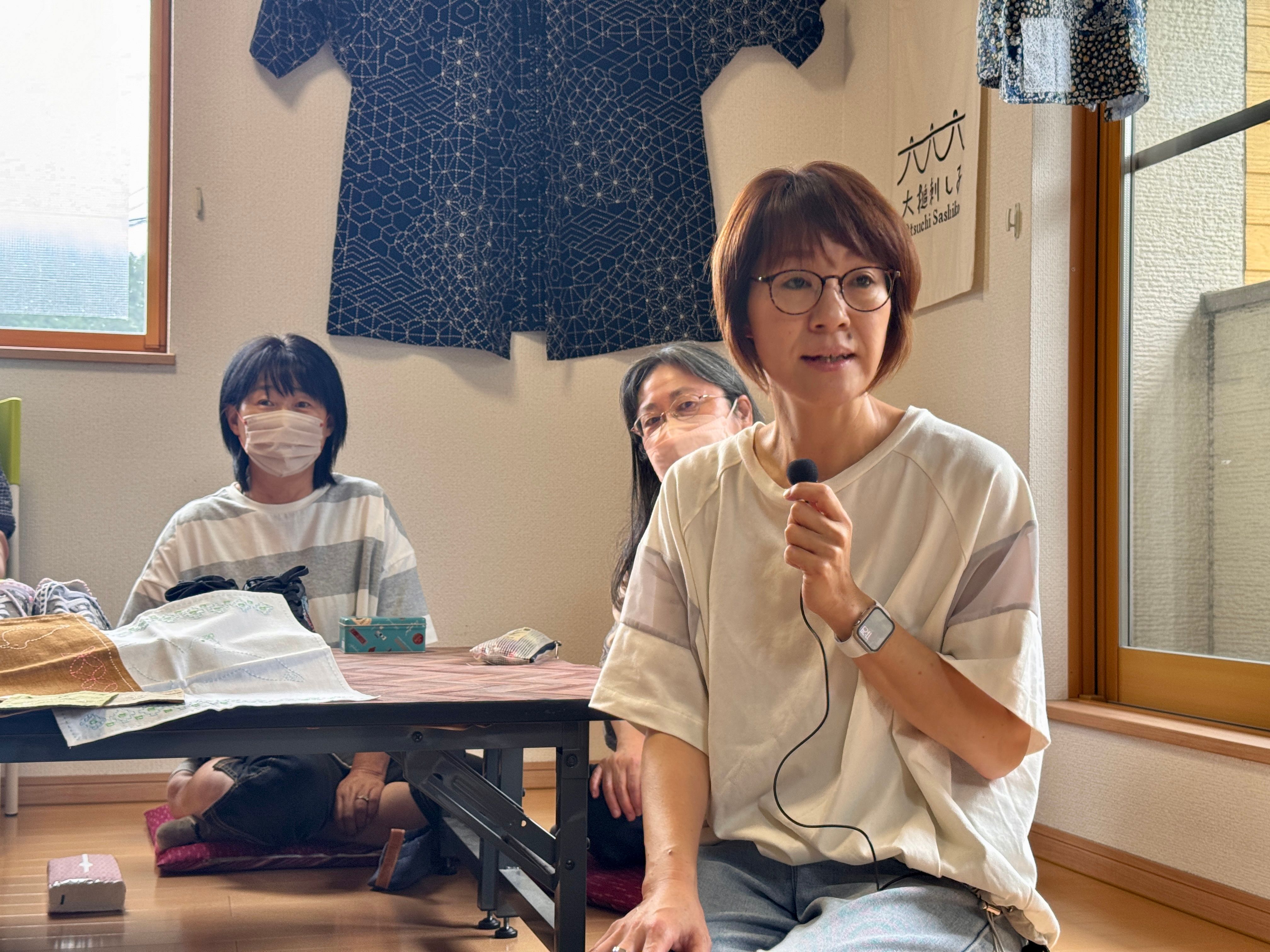 東日本大震災をきっかけに誕生した「大槌刺し子」、女性職人たちの一針一針が地域を越え世界へ広がっている。黃信維