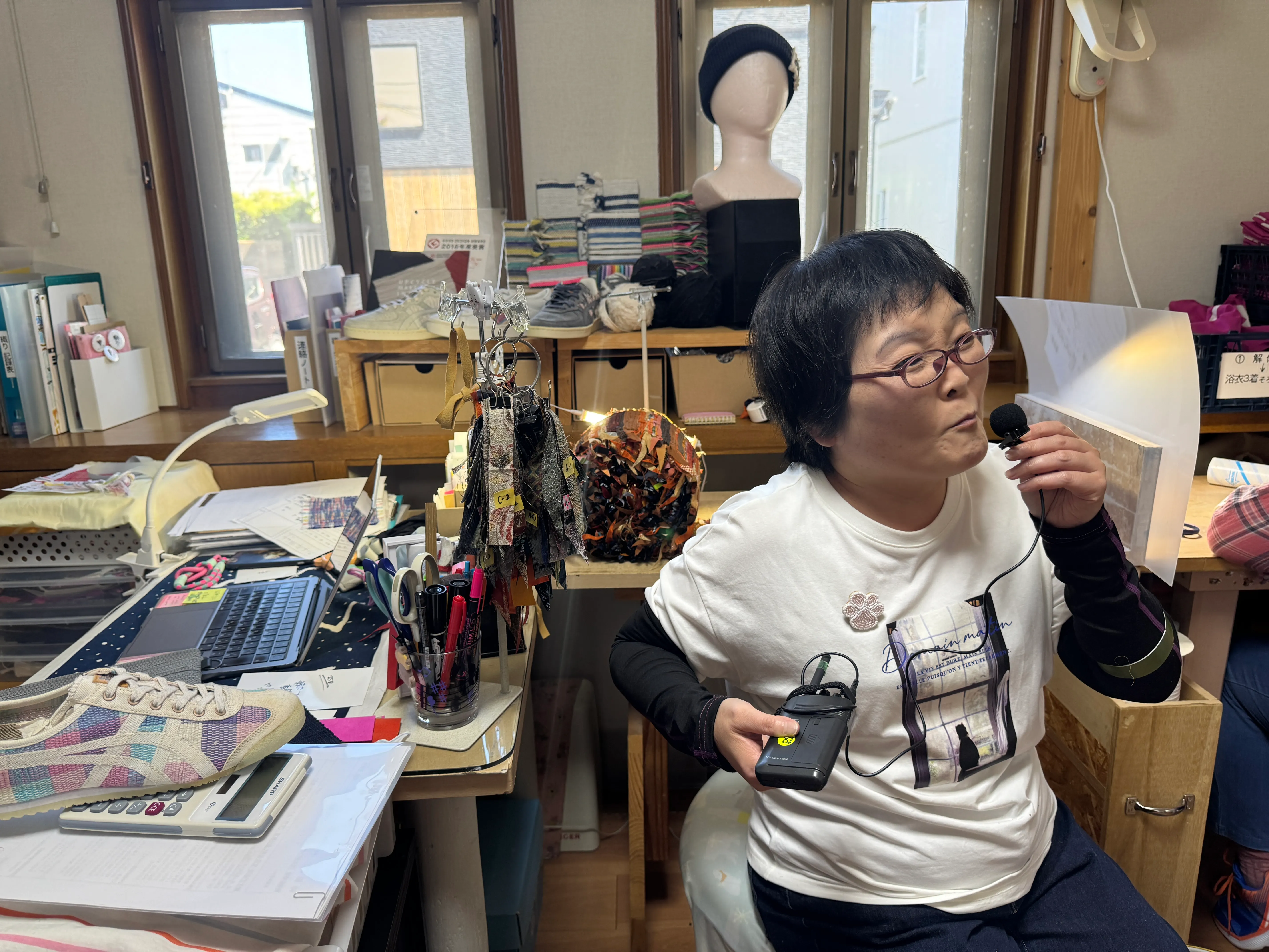 幸呼来Japanは、江戸時代から伝わる裂き織を通じて障害者の就労支援と伝統工芸の継承を両立させている。黃信維