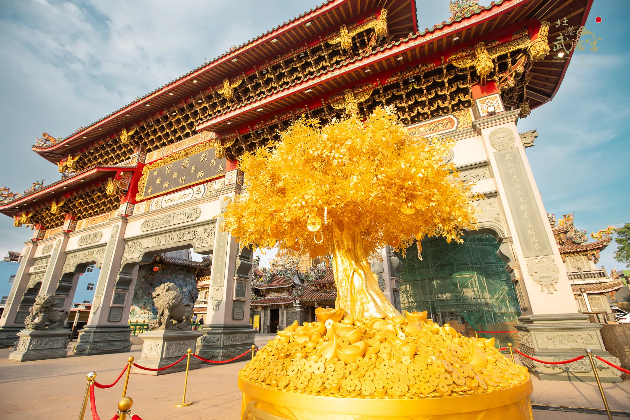 雲林縣北港武德宮，是一座主要供奉財神爺的廟宇，也是全台最大的財神廟，主祀天官武財神趙公明及其率領的東、西、南、北五路財神。（圖／取自北港武德宮官網）