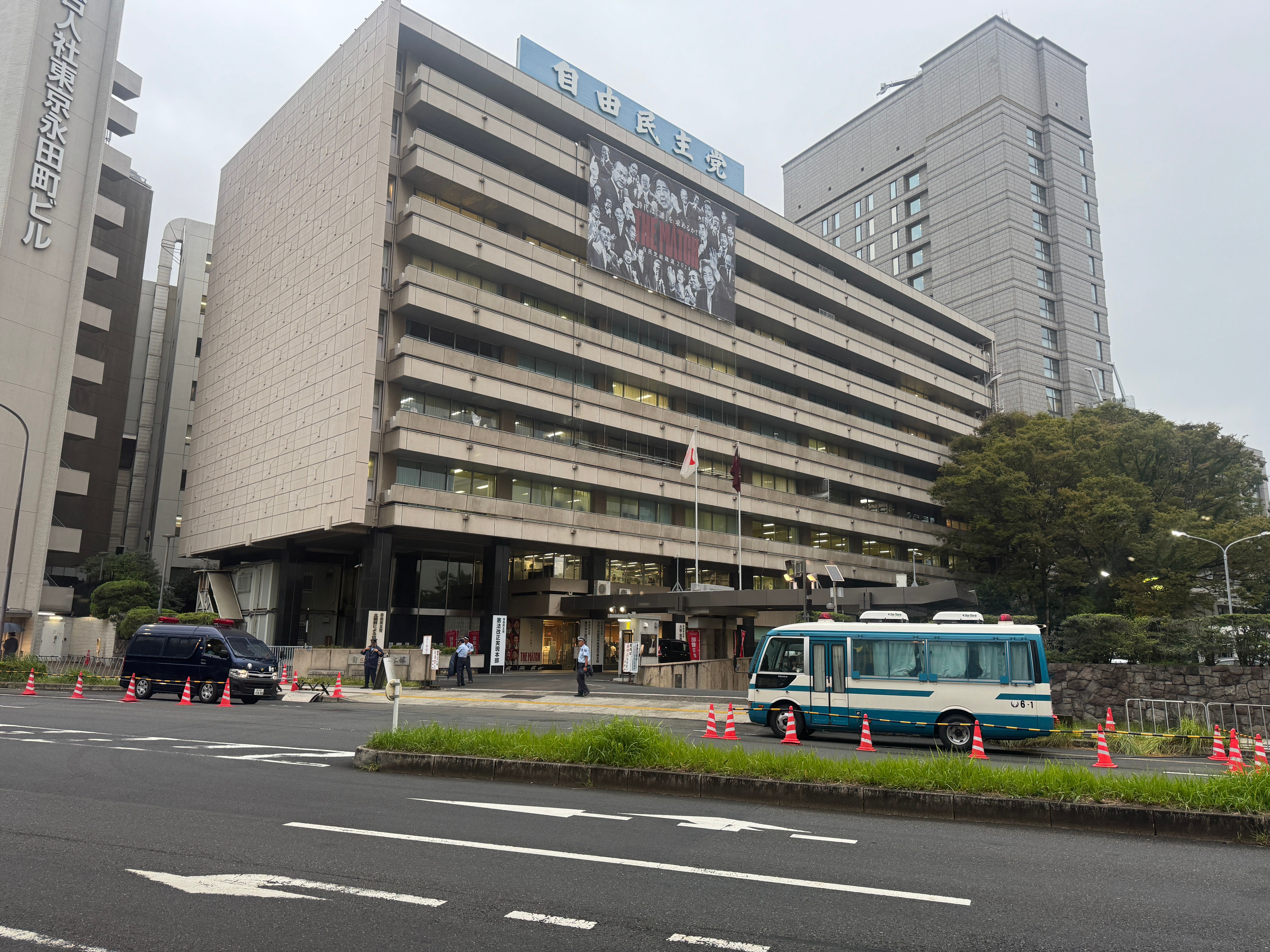 自民総裁選で小泉氏が92人を動員して勢いを見せ、5候補は連立拡大や政策継承に意欲を示した。黃信維