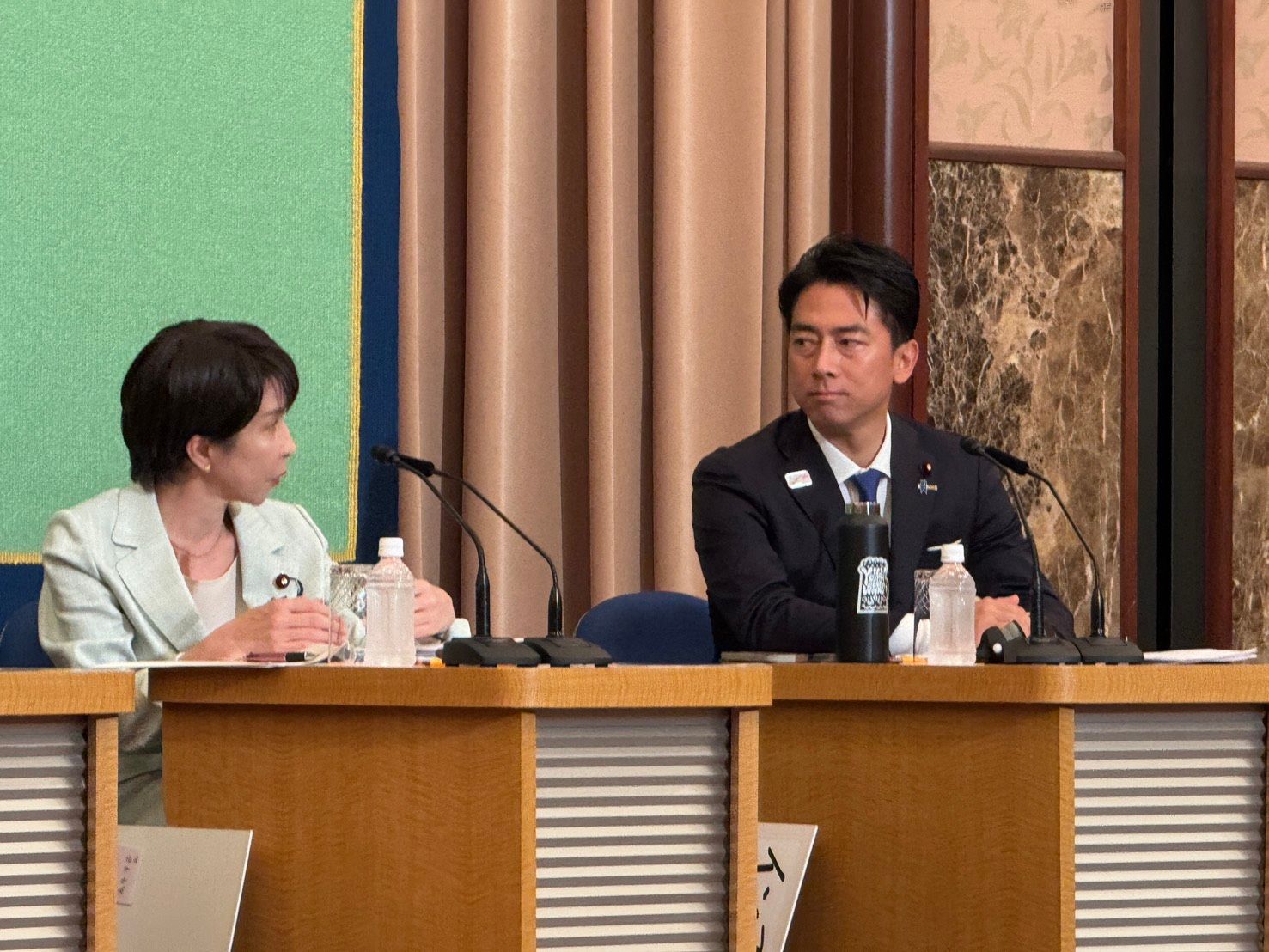 20250924-日本記者俱樂部舉辦自民黨總裁選舉候選人政見討論會。高市早苗、小泉進次郎。（黃信維攝）