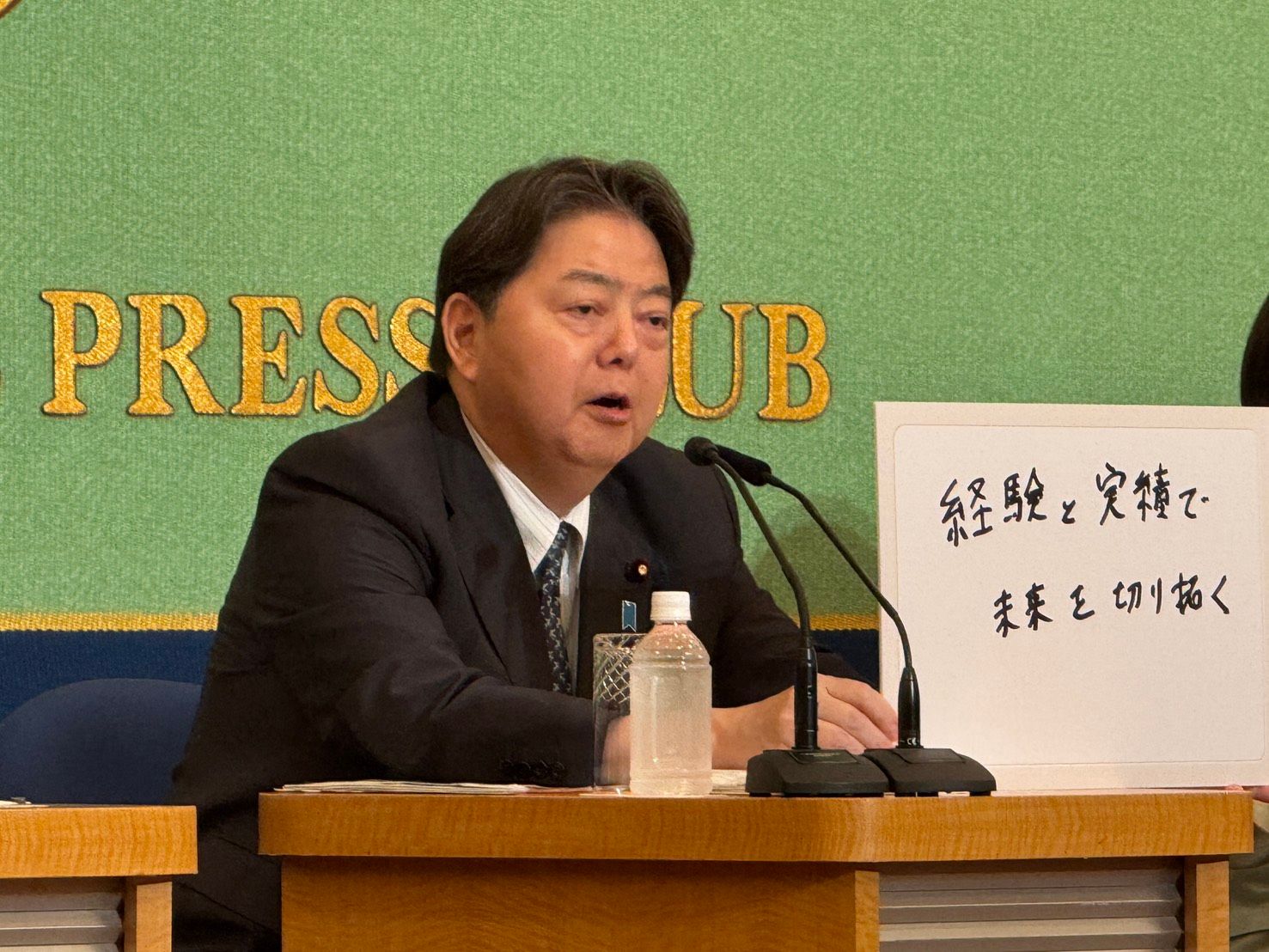 20250924-日本記者俱樂部舉辦自民黨總裁選舉候選人政見討論會。林芳正。（黃信維攝）