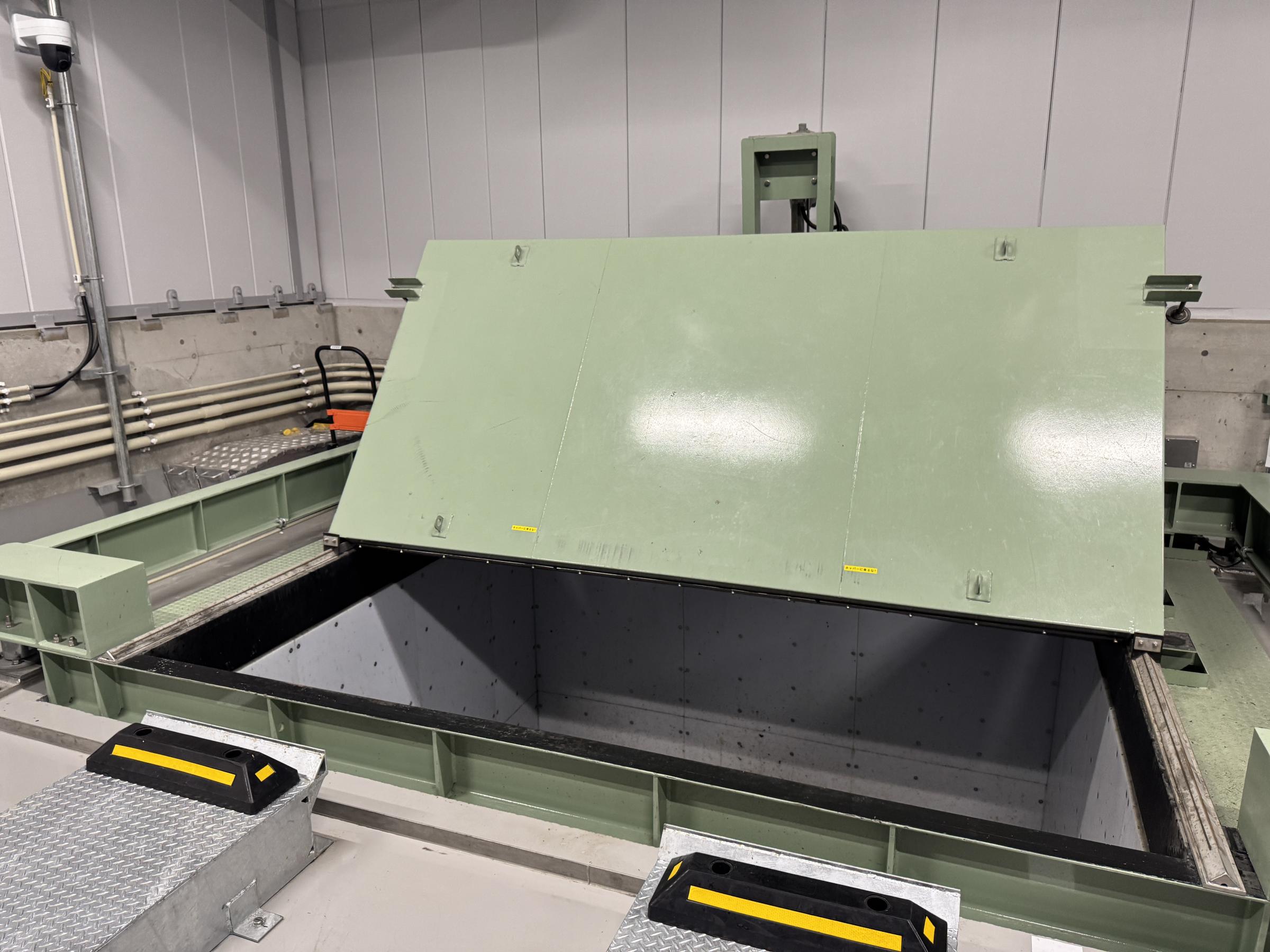 高輪ゲートウェイシティで水素燃料電池とバイオガス設備が報道公開され、JR東日本がゼロカーボン都市モデルへの挑戦を示した。黃信維