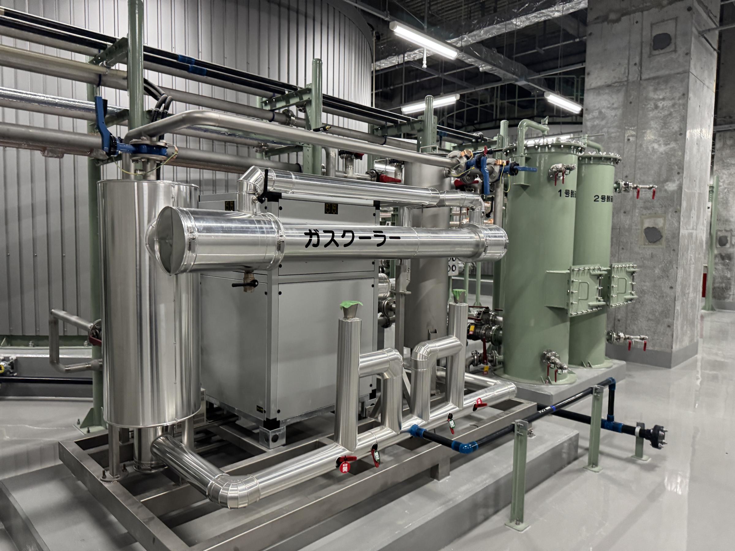 高輪ゲートウェイシティで水素燃料電池とバイオガス設備が報道公開され、JR東日本がゼロカーボン都市モデルへの挑戦を示した。黃信維