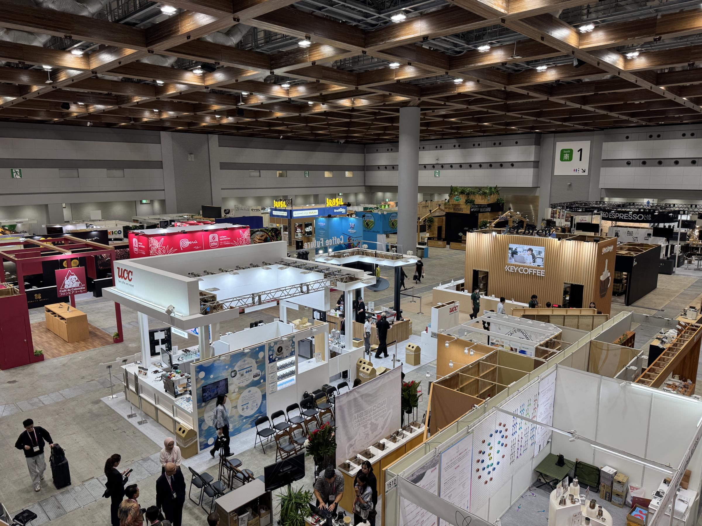 SCAJ2025東京ビッグサイト開幕、台湾や国内外のロースターが集結し風傳媒が現場取材。黃信維