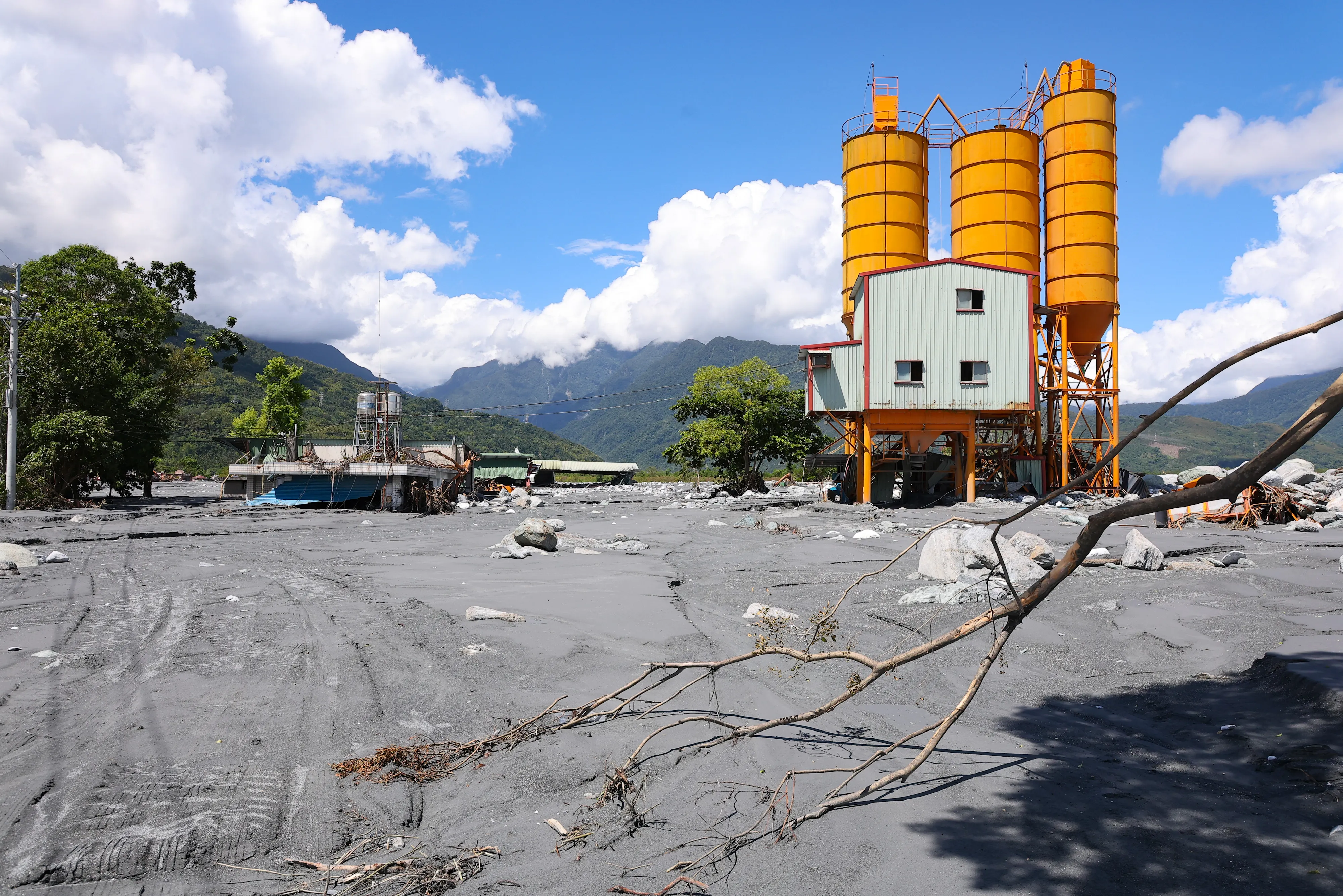 20250925-馬太鞍溪堰塞湖潰堤，山洪衝入光復鄉市區，造成重大傷亡。（顏麟宇攝）