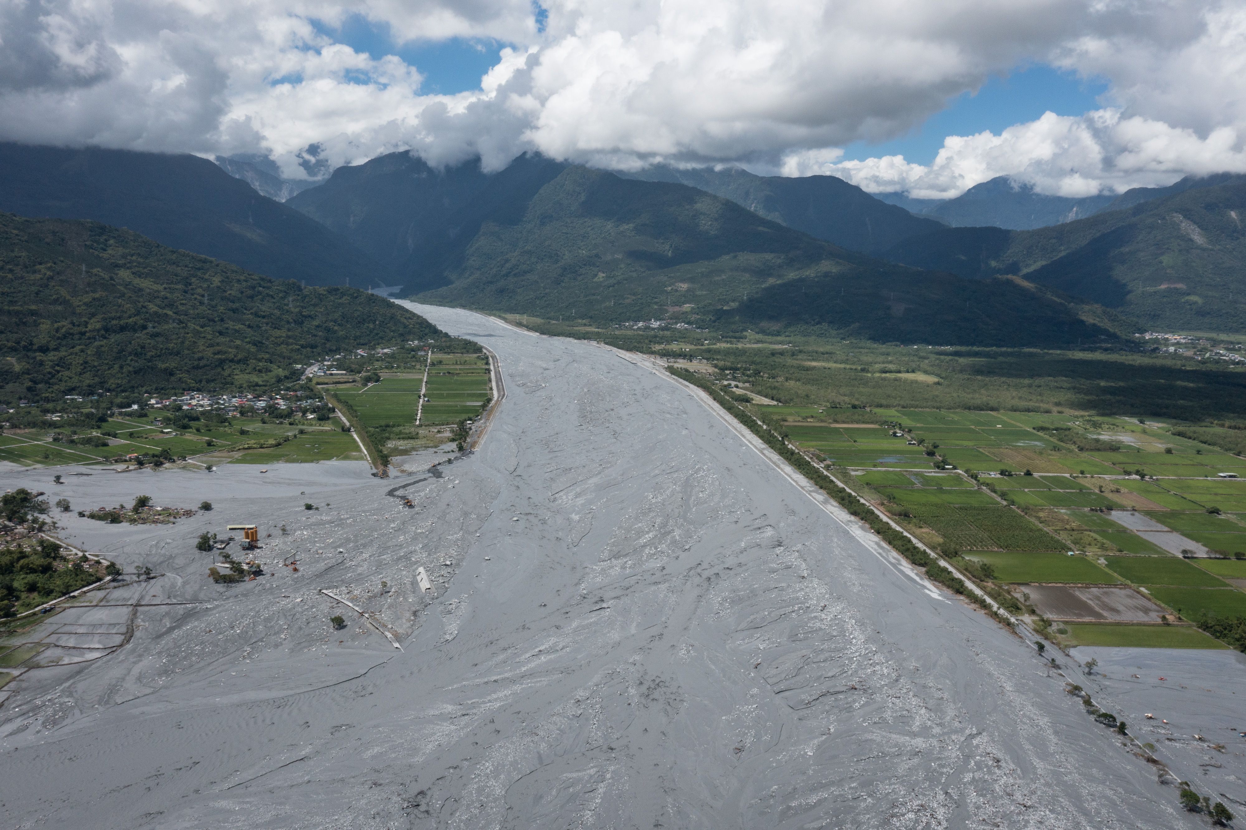 20250925-馬太鞍溪堰塞湖潰堤，山洪衝入光復鄉市區，造成重大傷亡。（顏麟宇攝）
