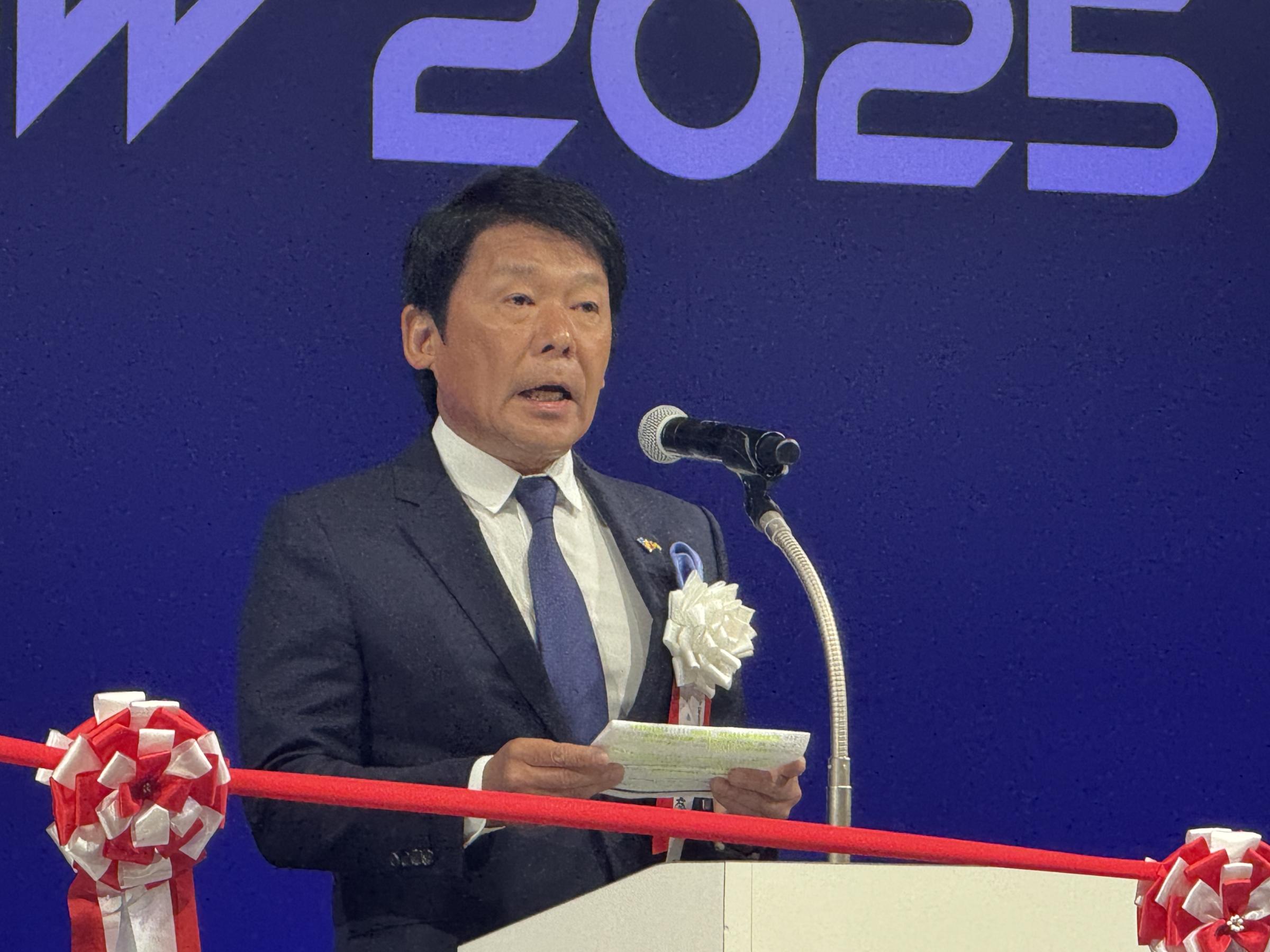 東京ゲームショウ2025が過去最多1,136社・4,157小間で開幕し、開会式では2026年から史上初の5日間開催が発表された。黃信維
