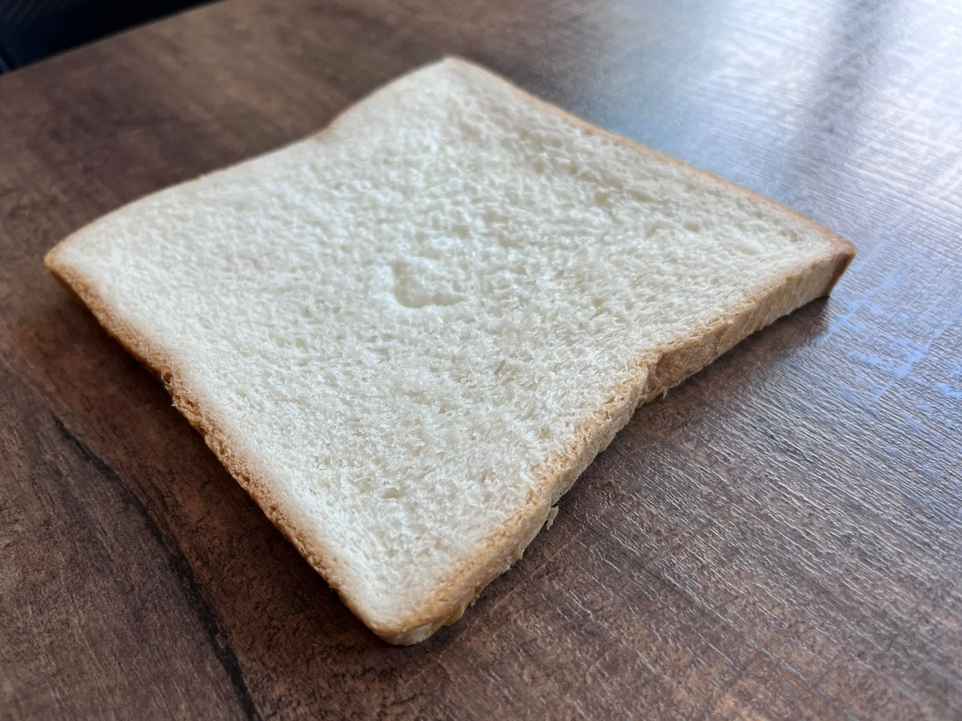 經過10天的時間，用冷藏法的麵包完全沒有壞掉的跡象！（圖／香港01提供）