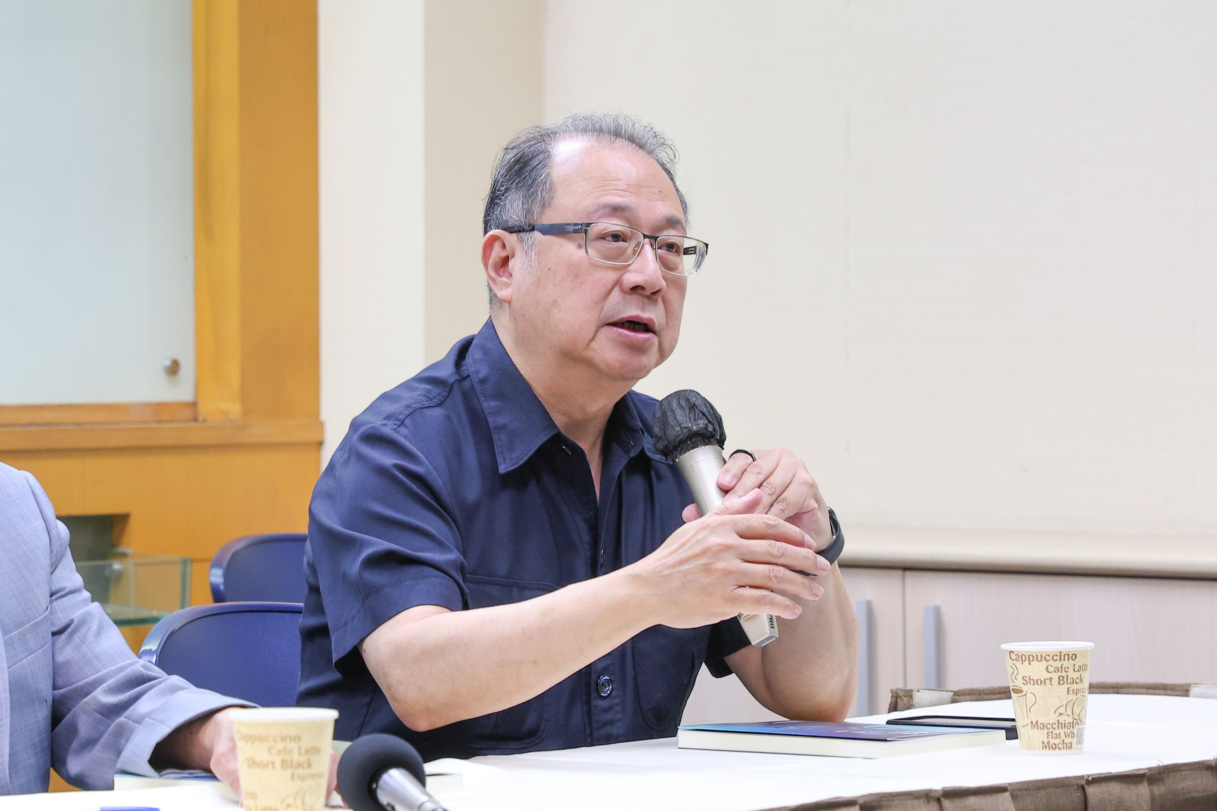 20250926-中華戰略暨兵棋研究協會理事長黃介正26日舉行《台海防衛兵推總結報告》新書發表會。（顏麟宇攝）