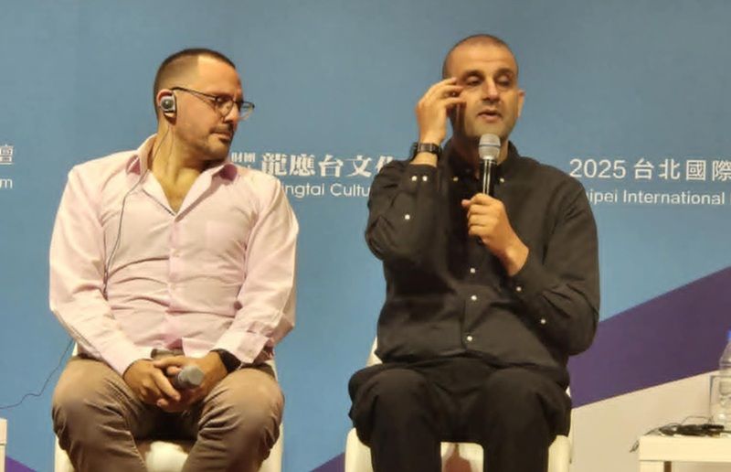 Hezem 與 Roi 的尖峰對談（鍾喬提供）