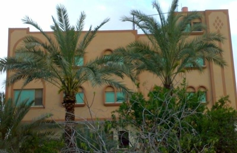 轟炸前茉莉樹下安海正的家園。（安海正 Hazem提供）