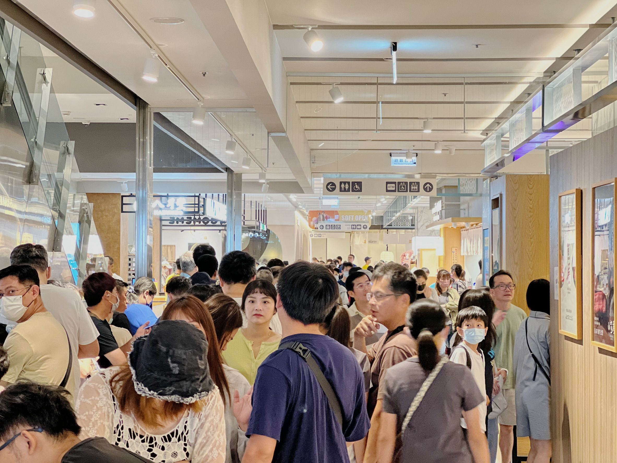 20250926-自8月29日試營運至今，新光三越台南小北門店已有近百萬人次朝聖。（新光三越提供）