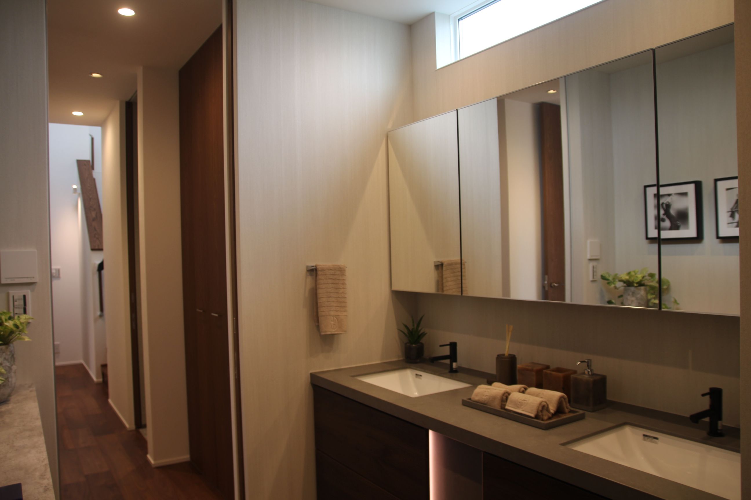 諸戸の家株式会社は9月29日、東京都目黒区平町で首都圏初となる「Furnished by ARMANI / CASA」の超高級邸宅（販売価格は8億円前半）を発売した。（写真／黃信維撮影）