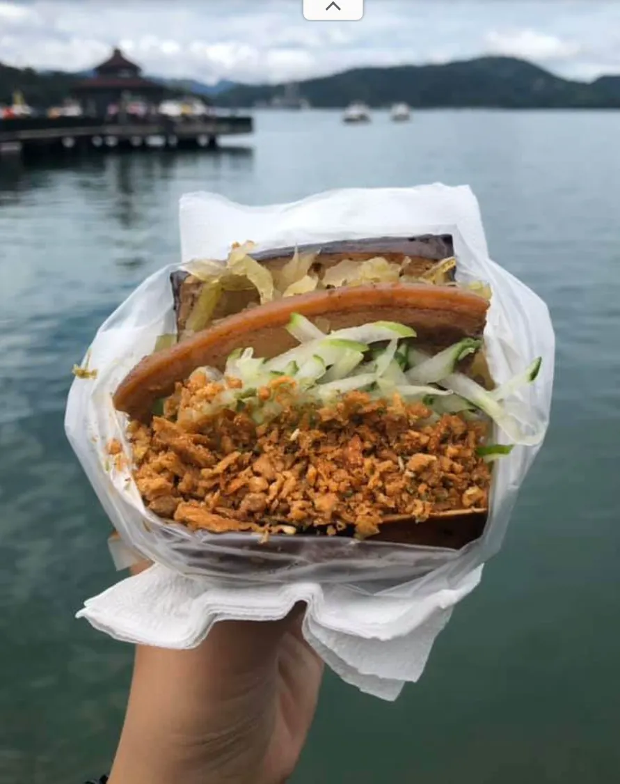 日月潭銅板美食推薦：東東刈包。（圖／取自東東刈包臉書粉絲專頁）