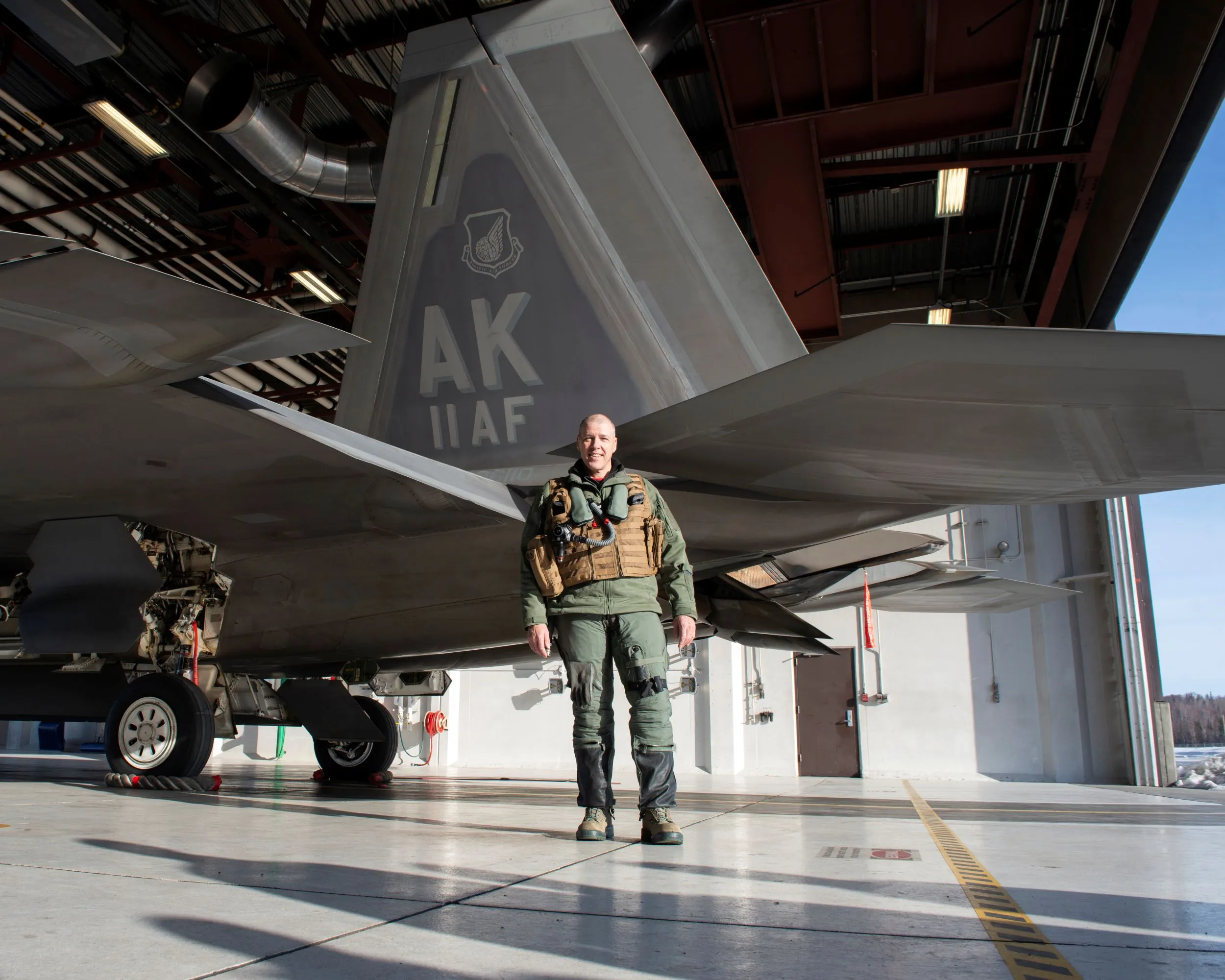 現任美國空軍全球打擊司令部司令布西耶四星上將自行宣告退休，他也是一名資深飛行員。（翻攝自美軍DVIDS系統）