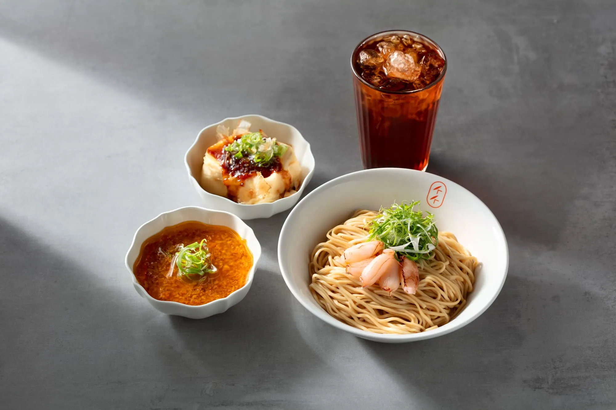 圖3-2：墨竹亭秋季限定新品「蟹黃流金拌麵」套餐。（圖／墨竹亭）