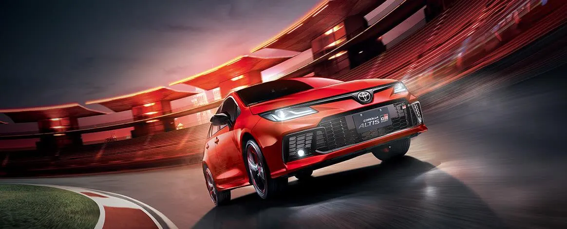 Altis GR Sport重回1.8升油電懷抱,省油又有帥氣外觀。