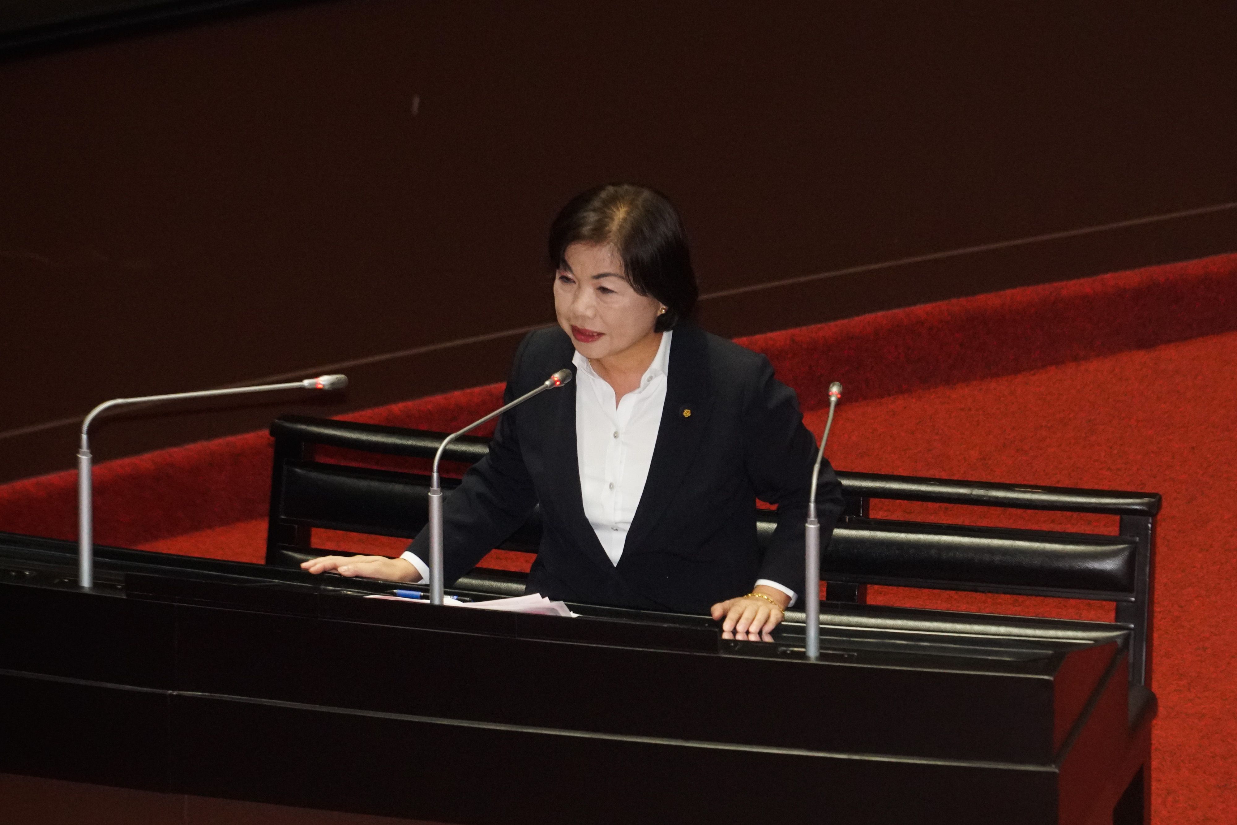 20251003-立委楊瓊瓔於立院質詢。（蔡親傑攝）